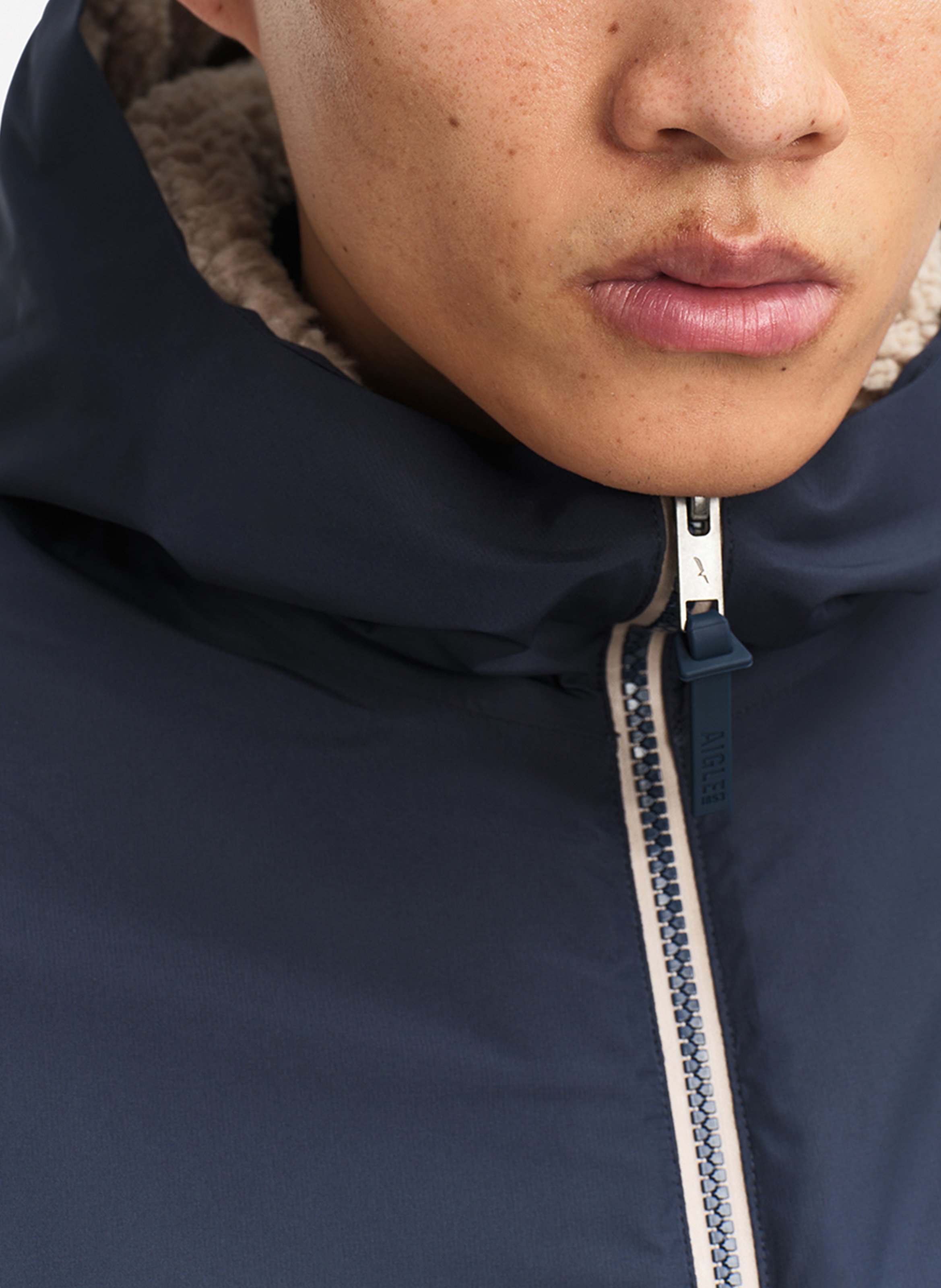 Gerader, mittellanger Parka mit einfarbiger Kapuze AIGLE Blau