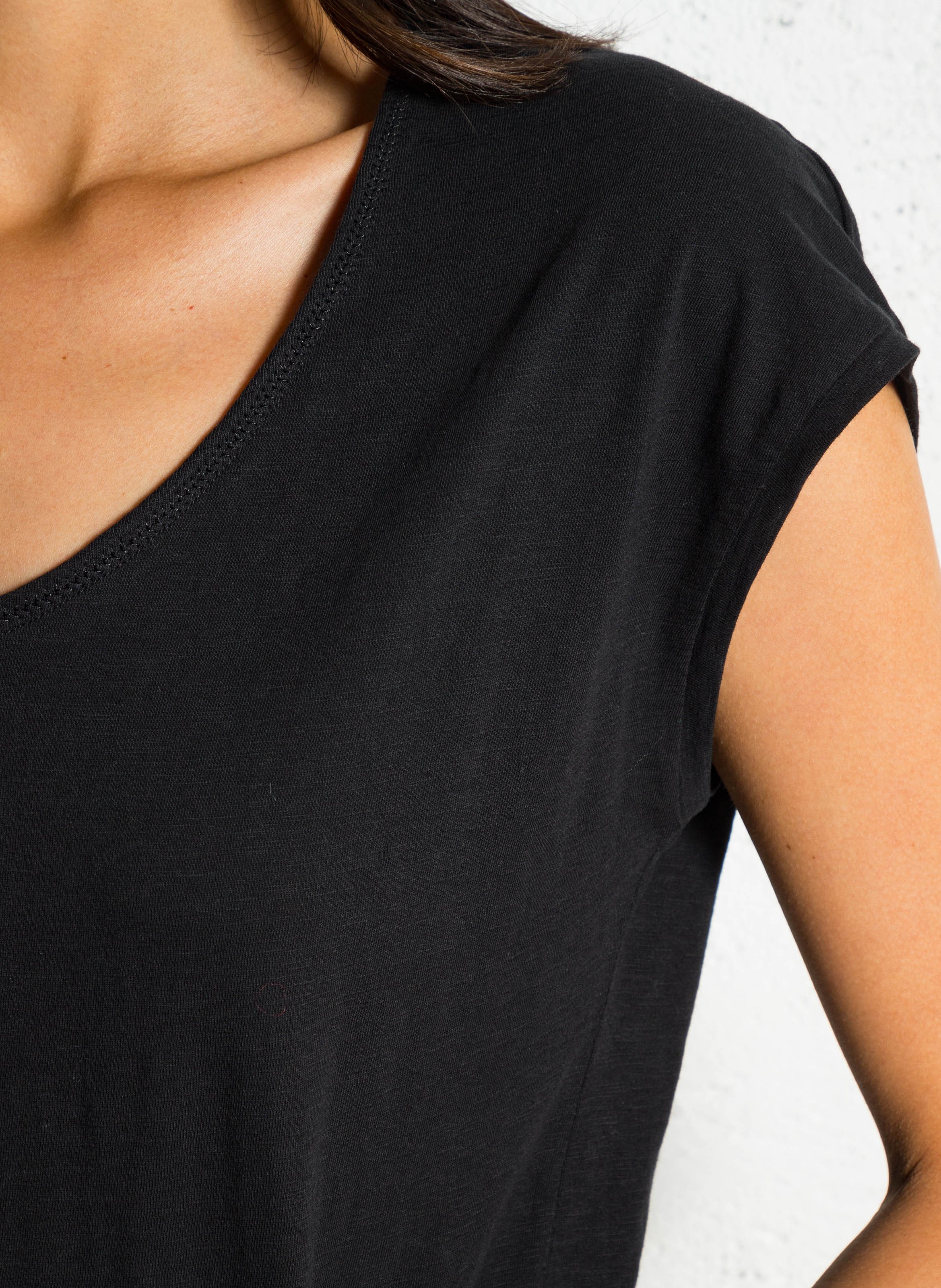 Straight cotton V-neck T-shirt MAISON 123 Black