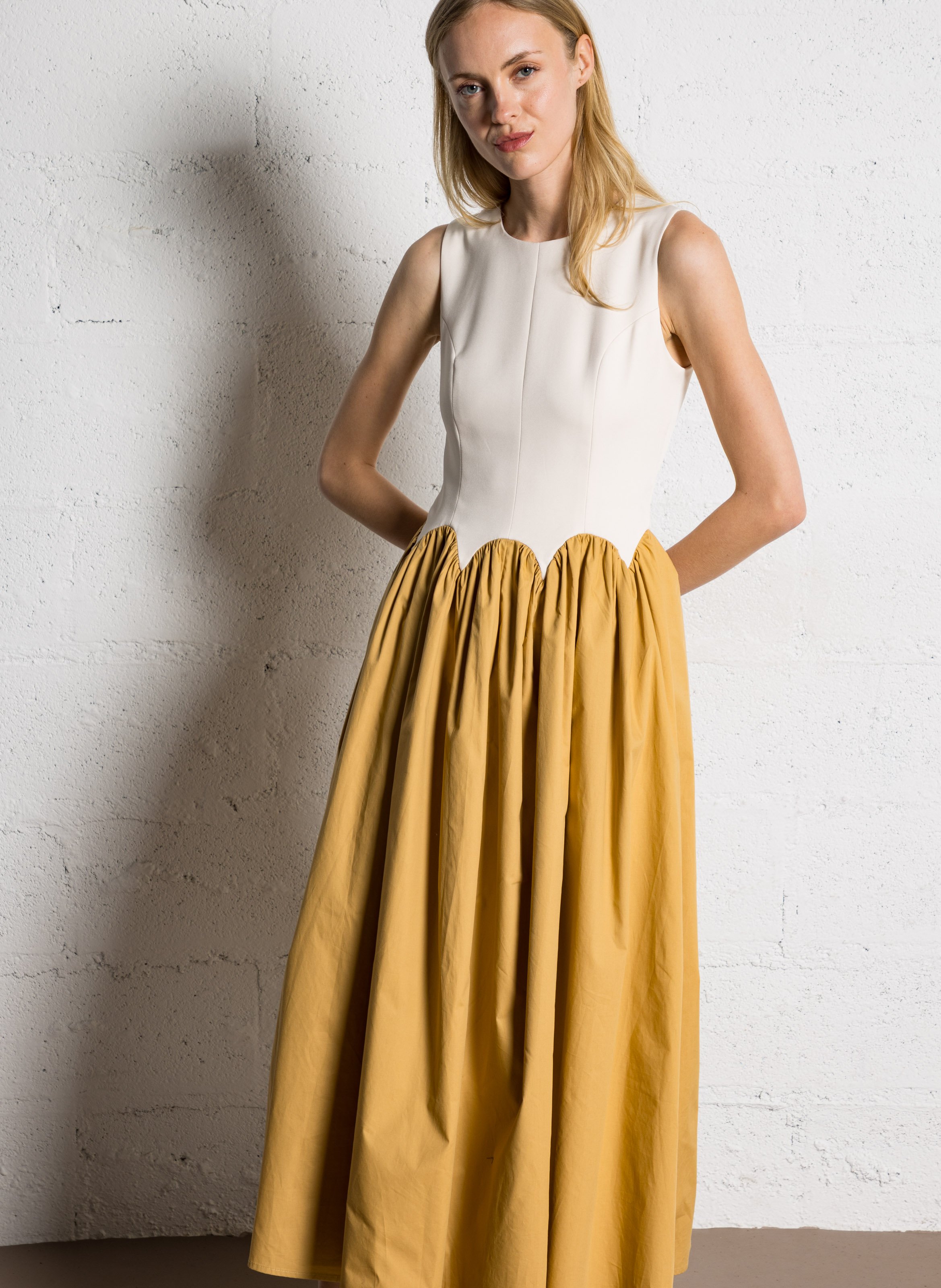 Robe longue col rond  NEVER FULLY DRESSED Beige