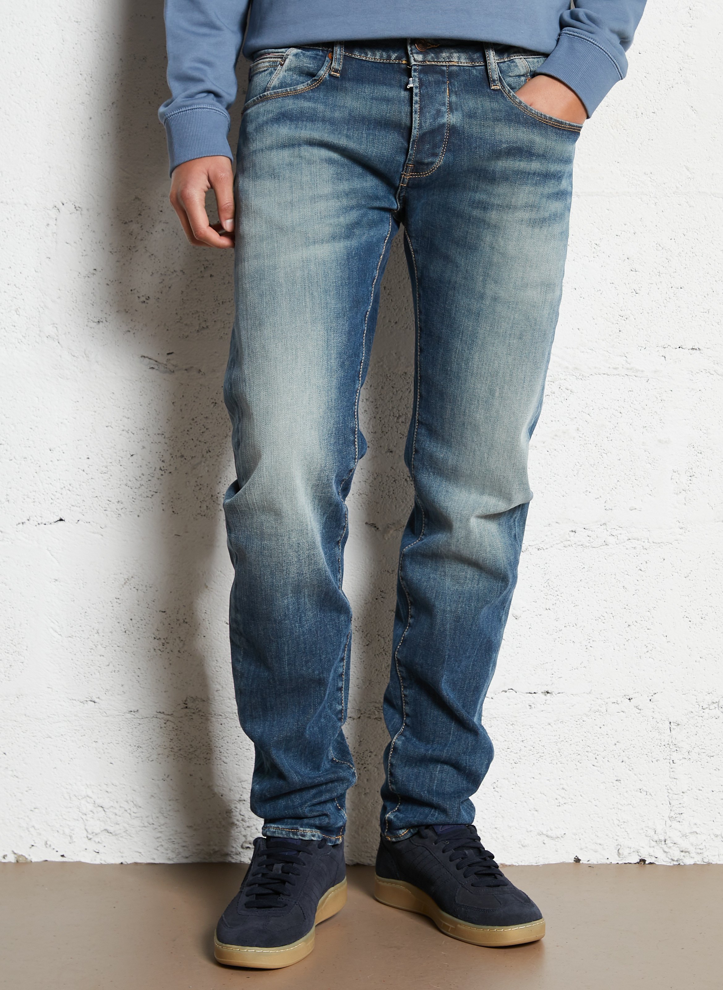 - Straight-leg jeans
- 5 pockets
- Straight cut
- Faded effect LE TEMPS DES CERISES Blue