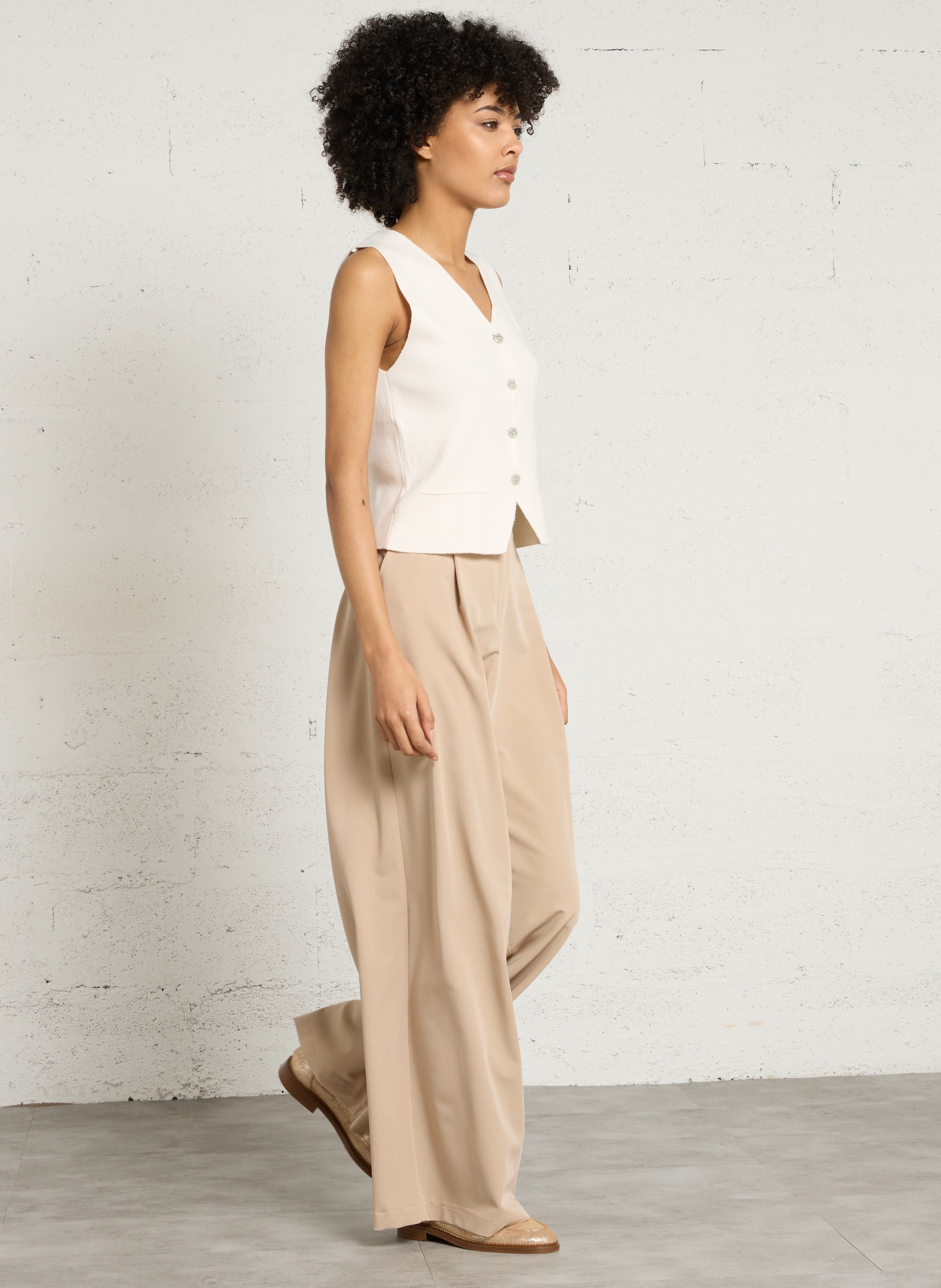 Straight V-neck vest PLEASE Beige