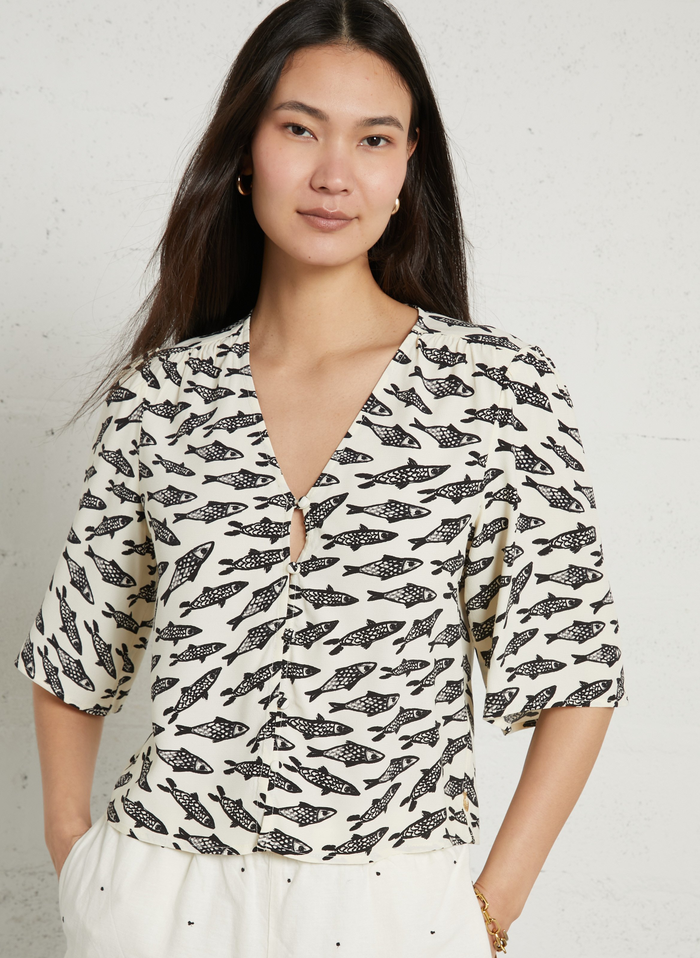 Fitted V-neck blouse FABIENNE CHAPOT White