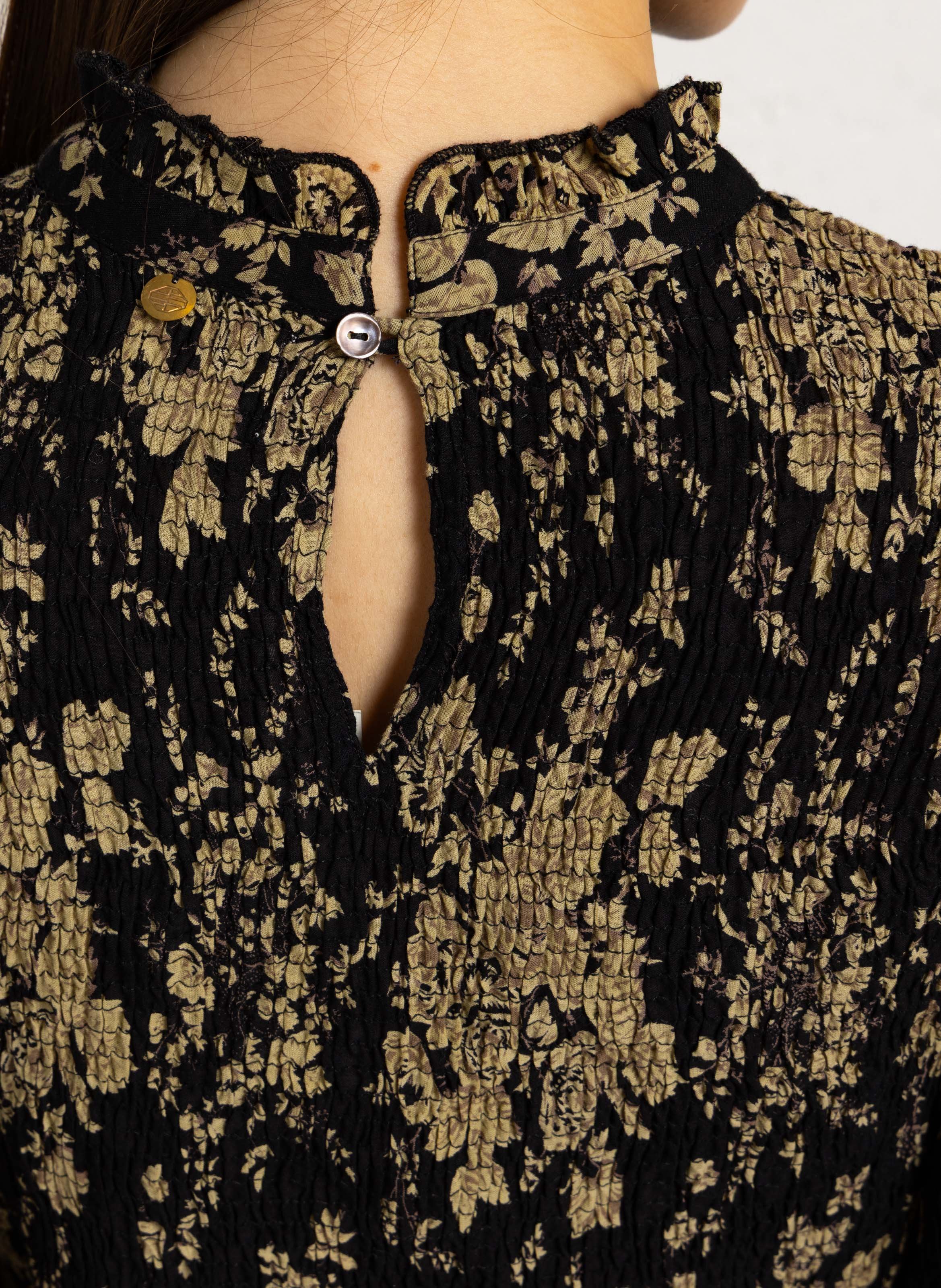 Aansluitende katoenen top. ANTIK BATIK Zwart