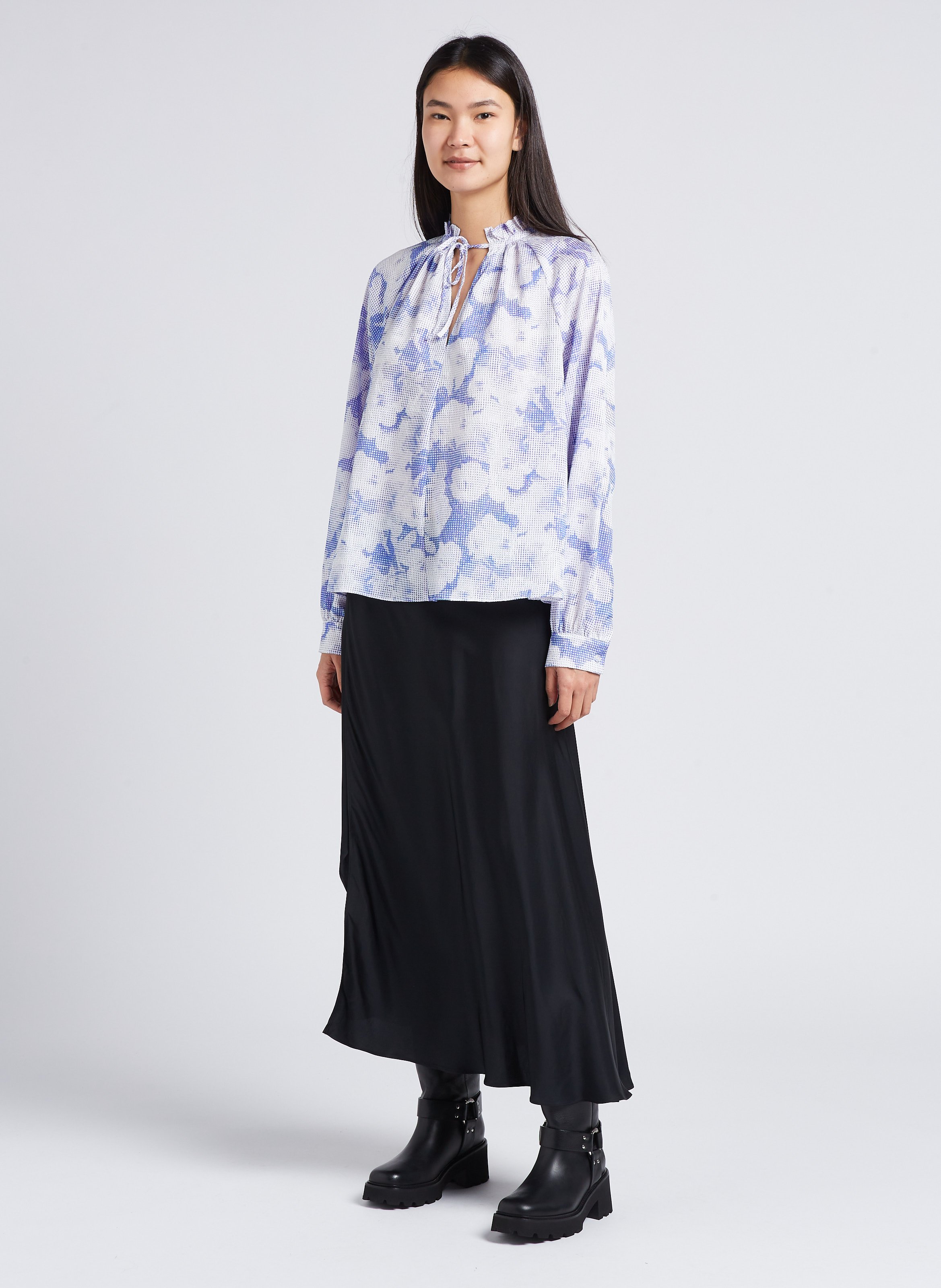 Loose-fit top with knotted V-neck and dotted-effect print SAMSOE SAMSOE Purple
