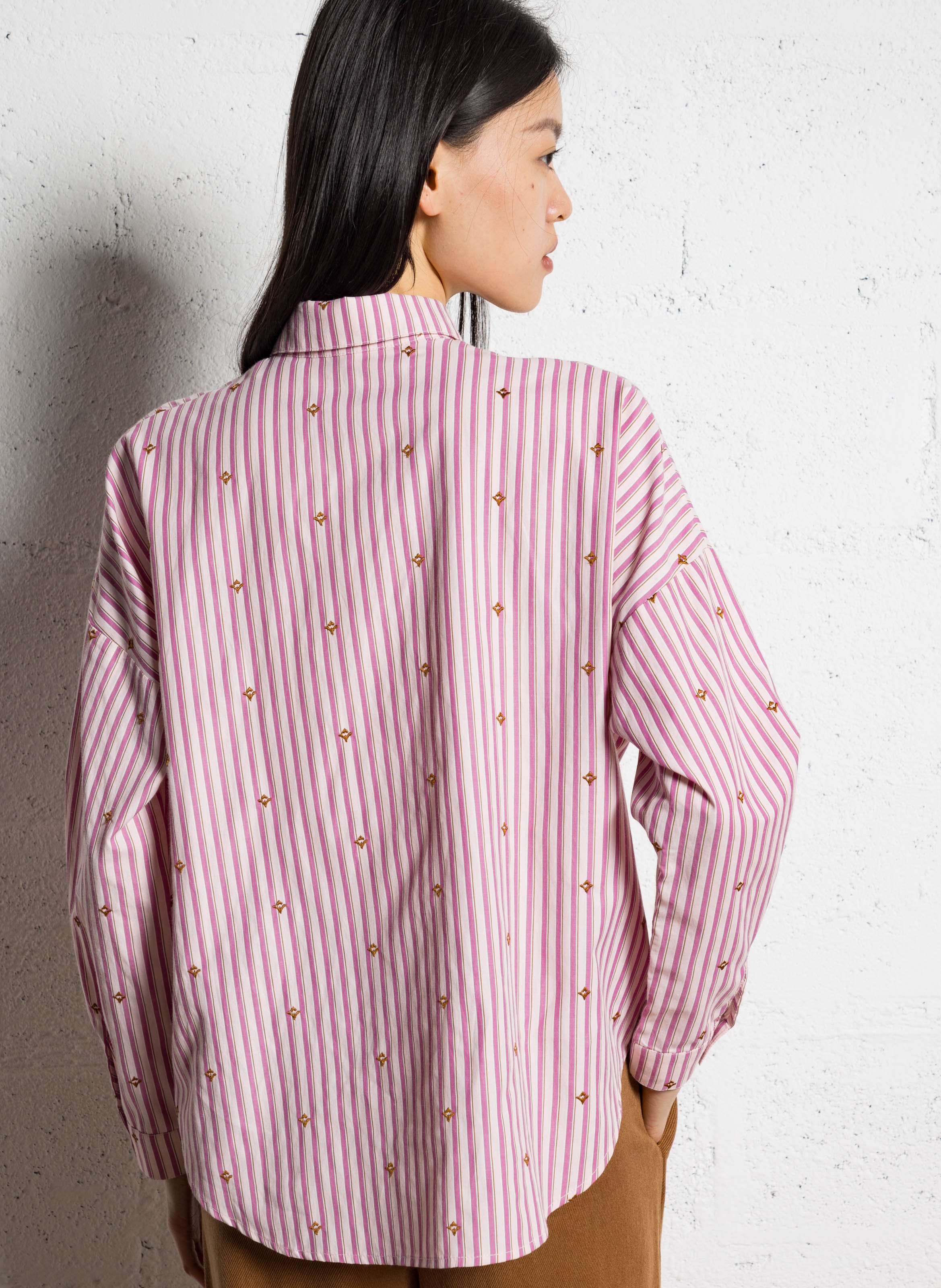 Chemise oversize col classique rayée à broderies I CODE Rose