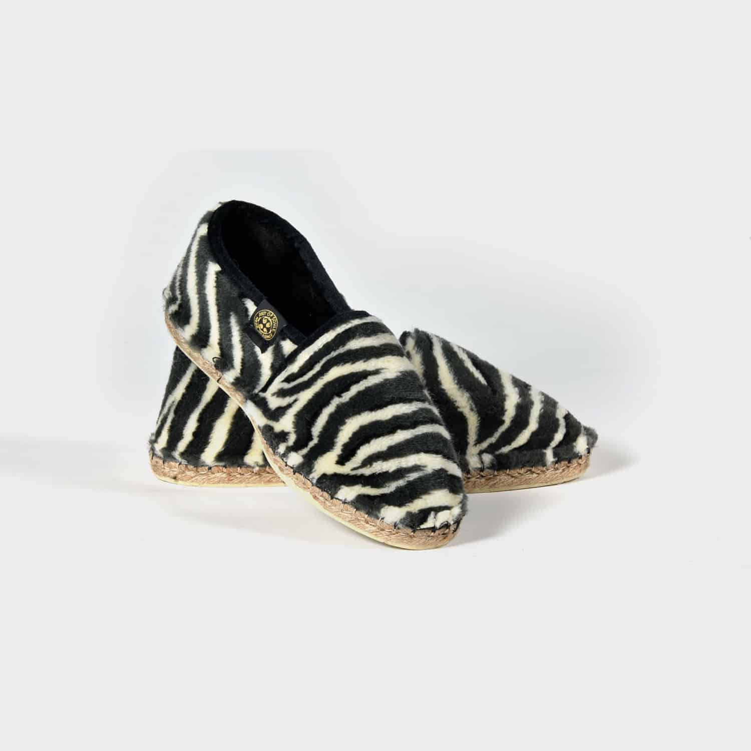 Espadrille slippers ART OF SOULE Black