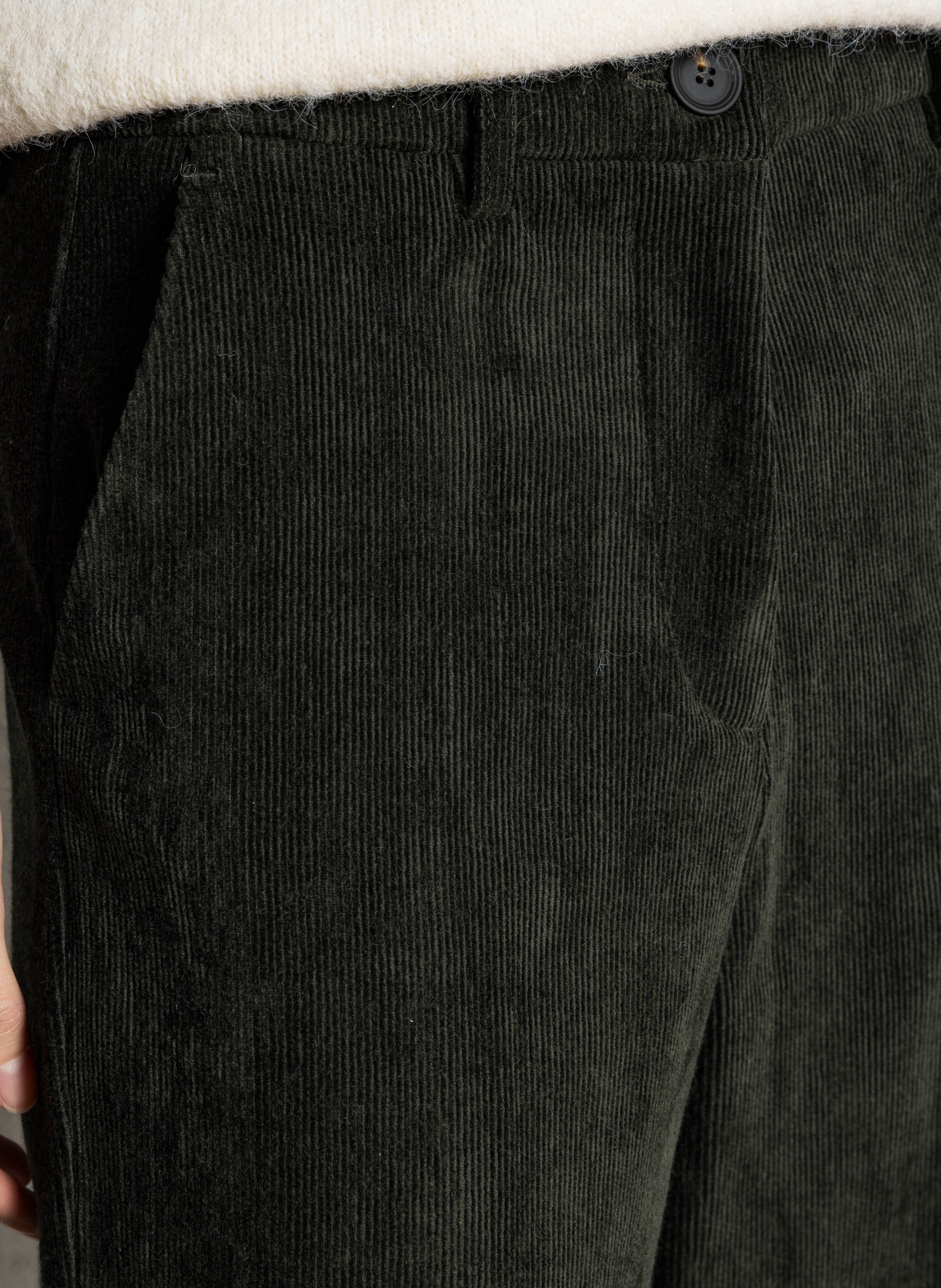 Pantalon ample en velours côtelé MOMONI Vert