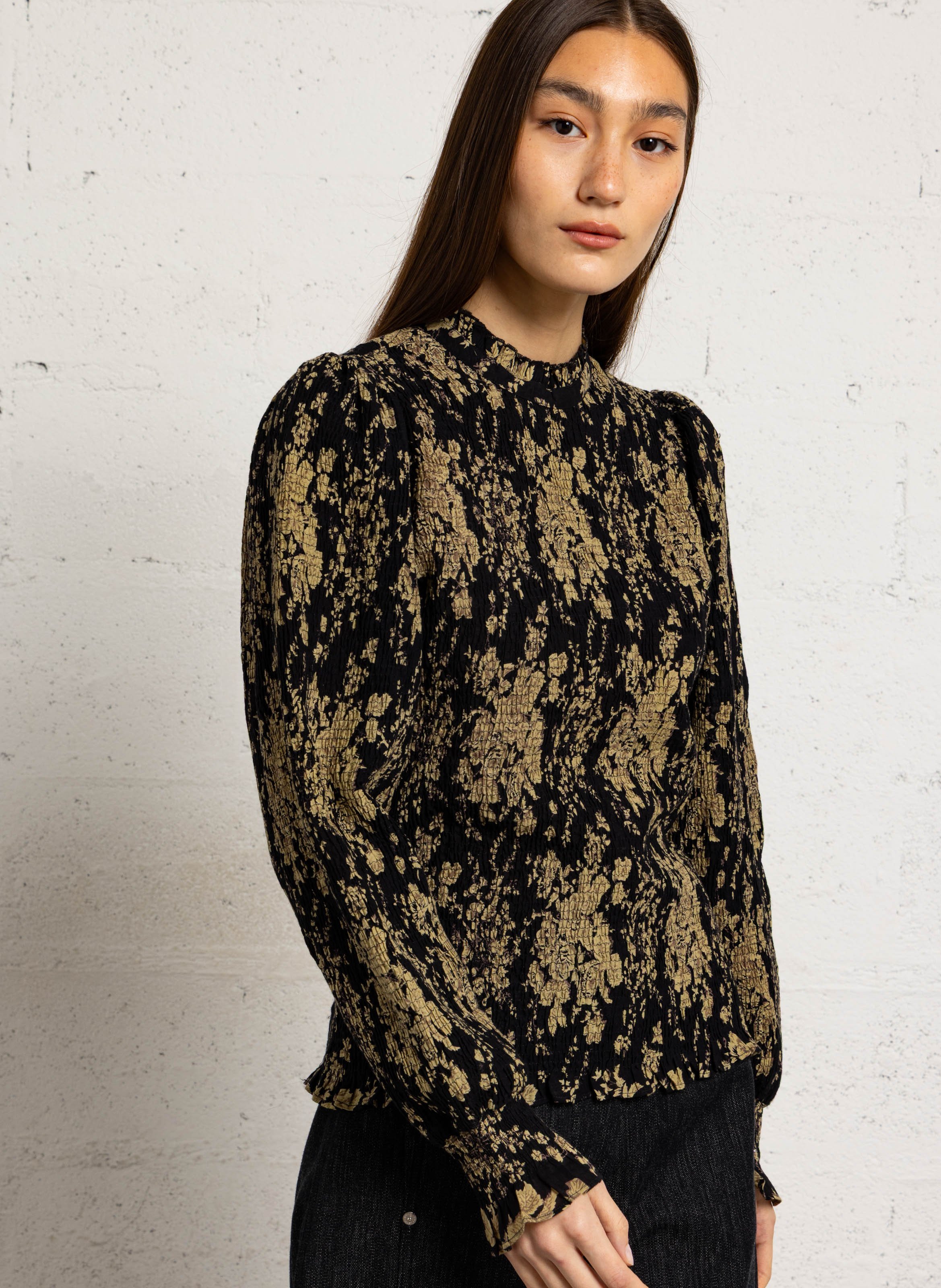Aansluitende katoenen top. ANTIK BATIK Zwart
