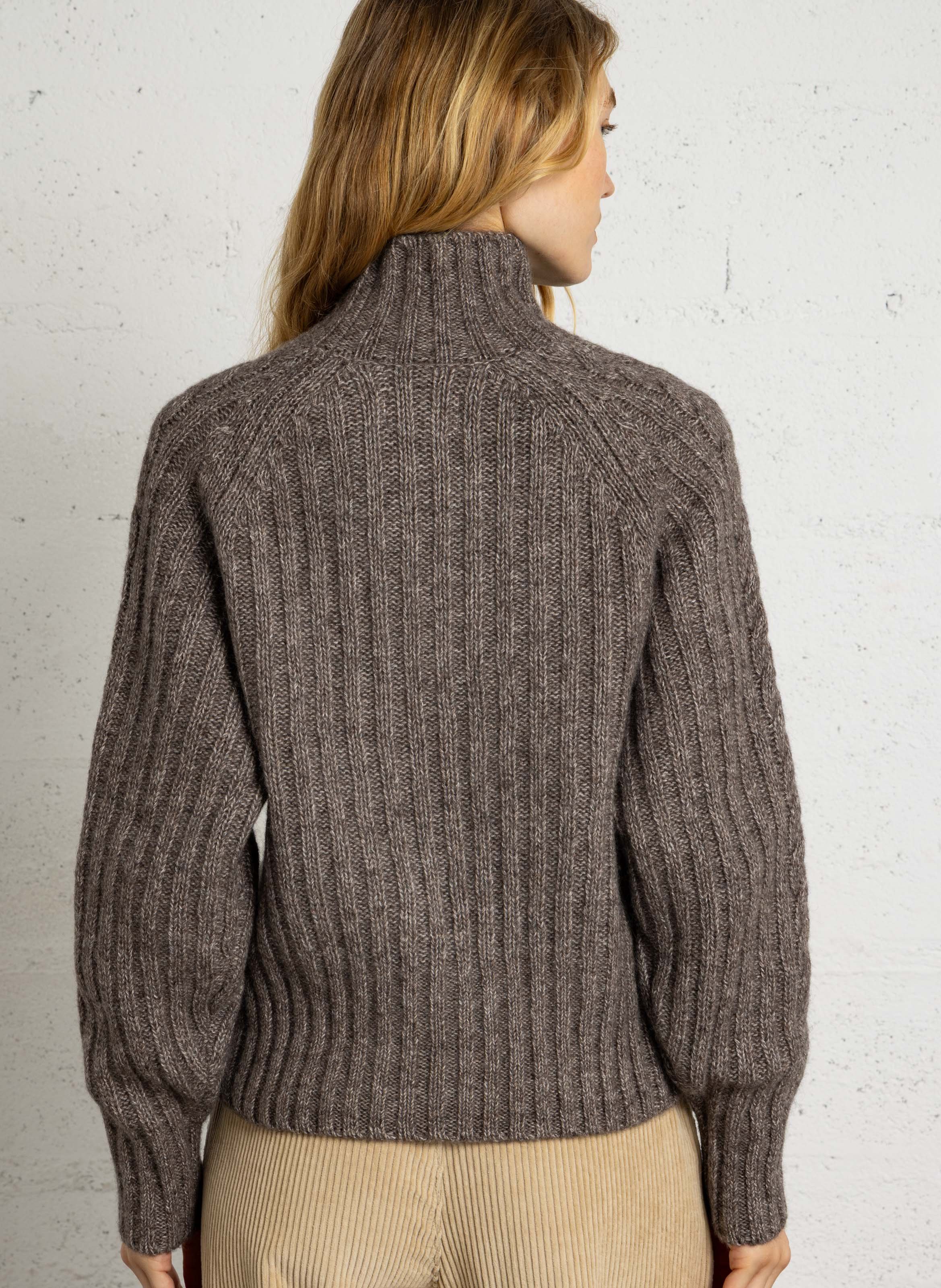 Pull droit à col montant en coton et laine DES PETITS HAUTS Gris