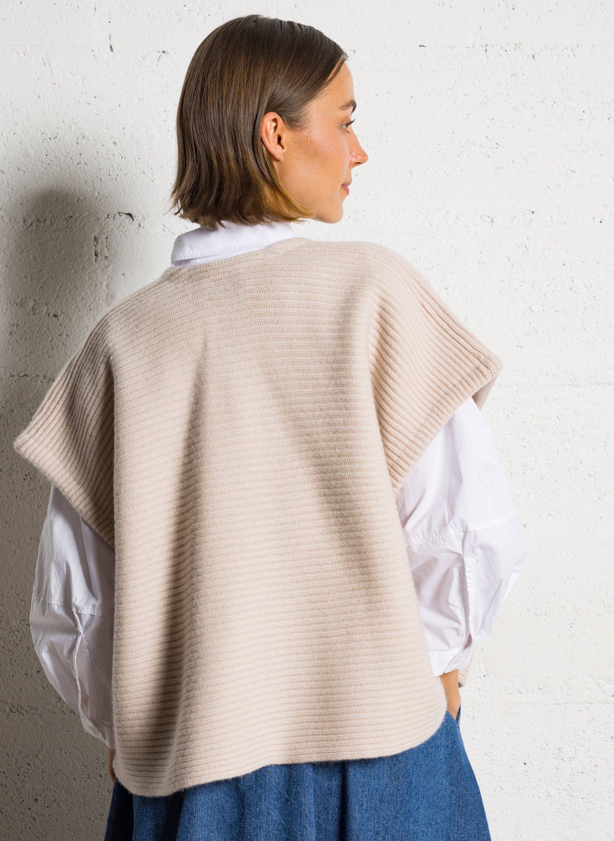 Cashmere ribbed edge cape KUJTEN Beige