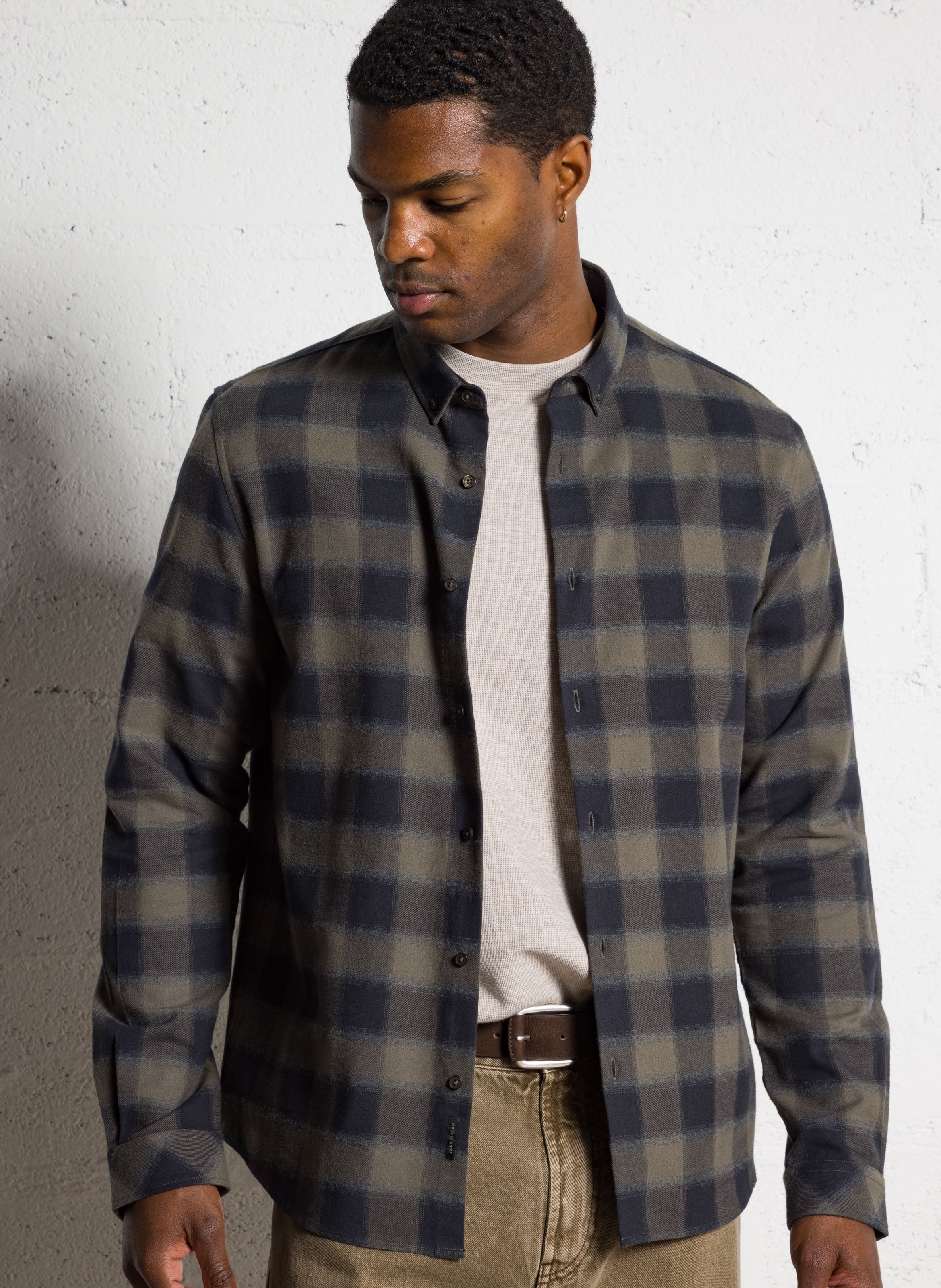 Colonel - Einfarbiges Hemd IKKS Khaki