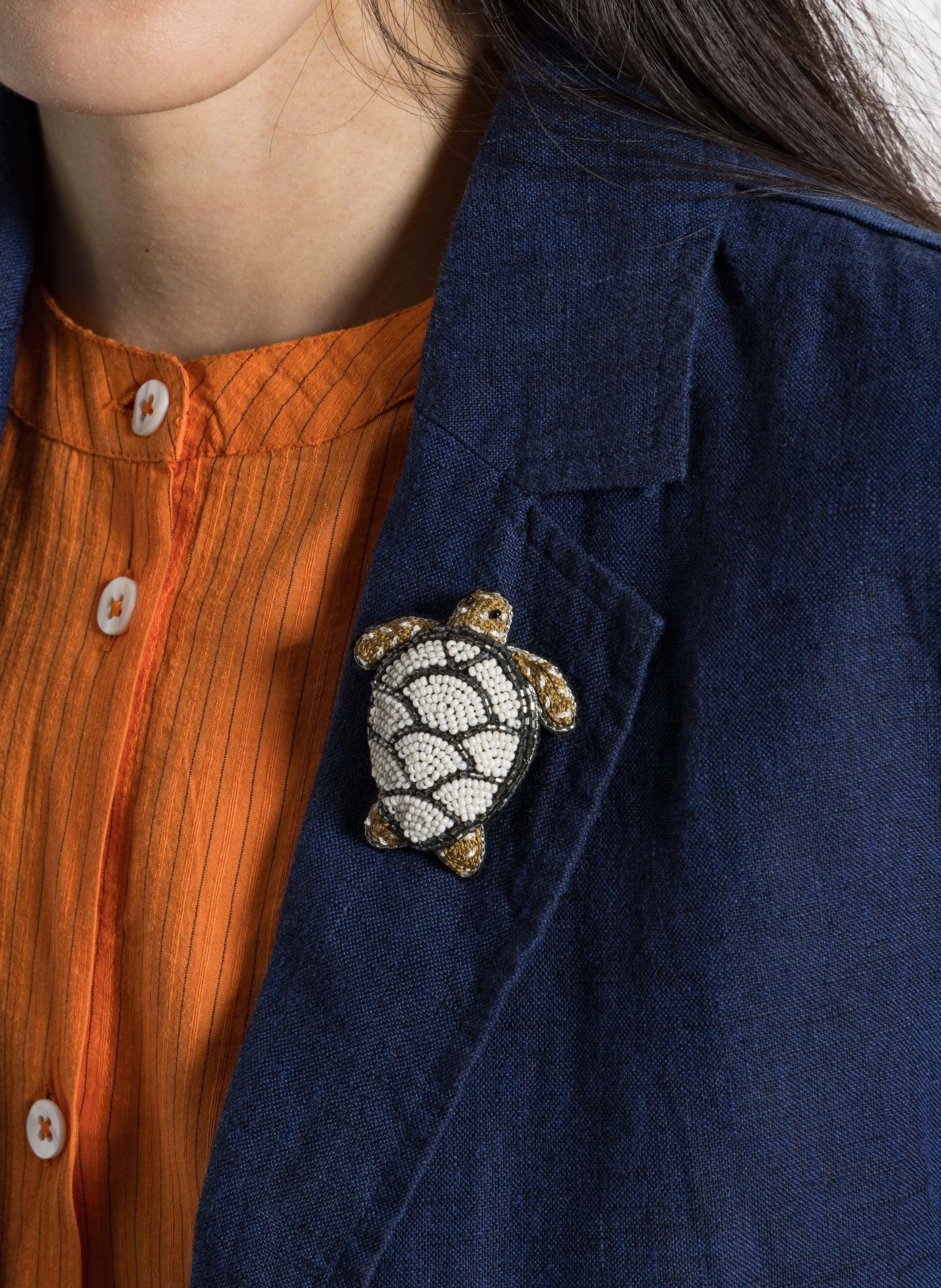 Turtle-shaped brooch NICE THINGS Beige