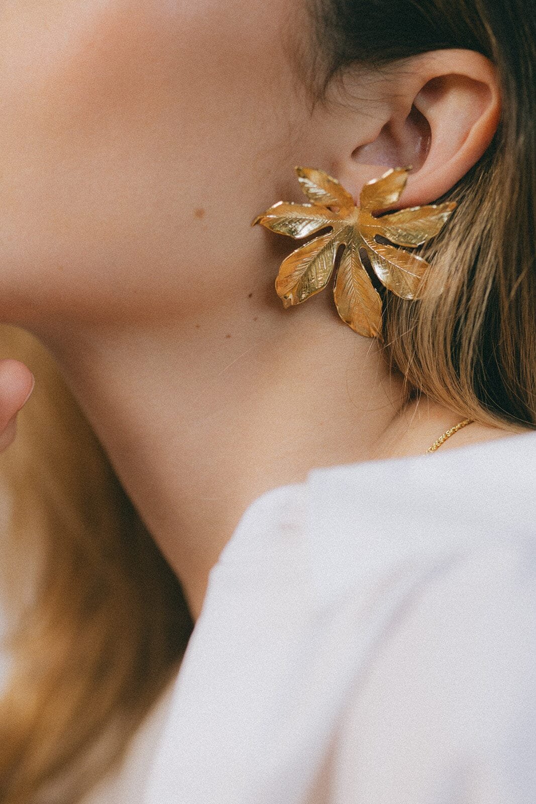 Large flower stud earrings in silver-plated  MONSIEUR SIMONE Silver
