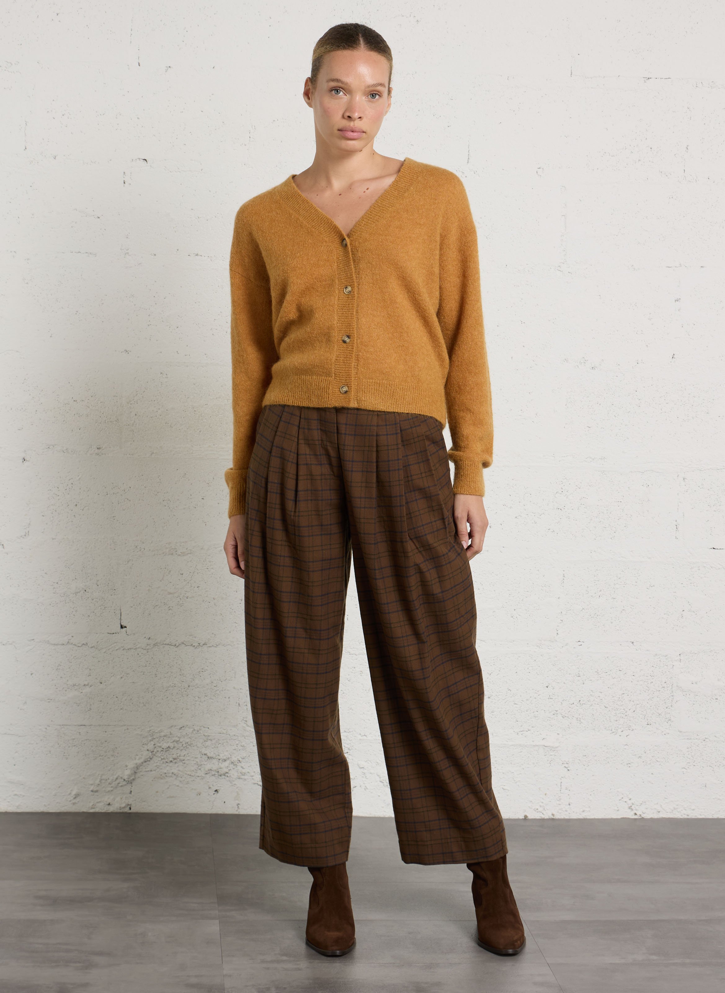 Gerade geschnittene Strickjacke mit V-Ausschnitt JC SOPHIE Orange