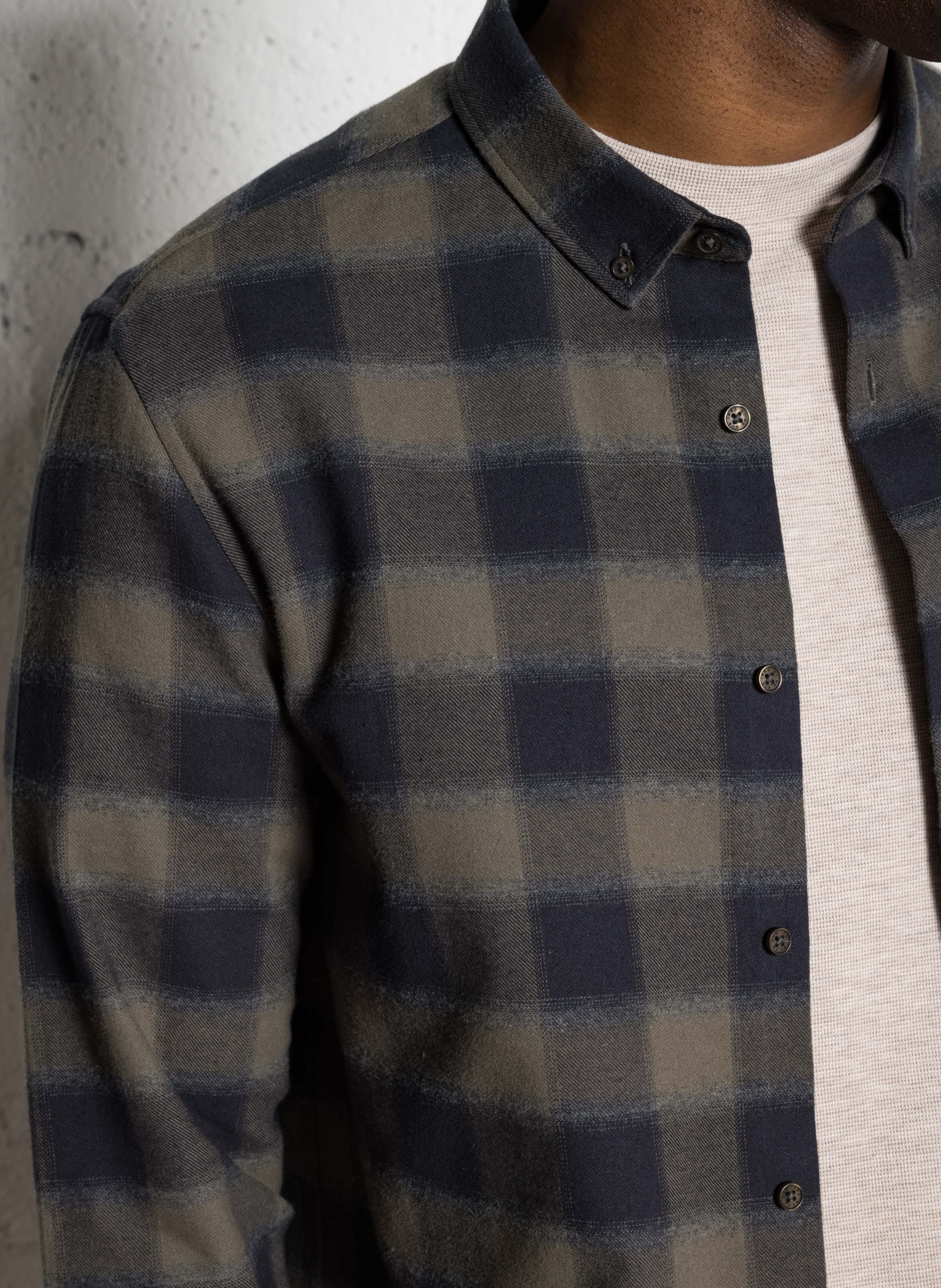 Colonel - Einfarbiges Hemd IKKS Khaki