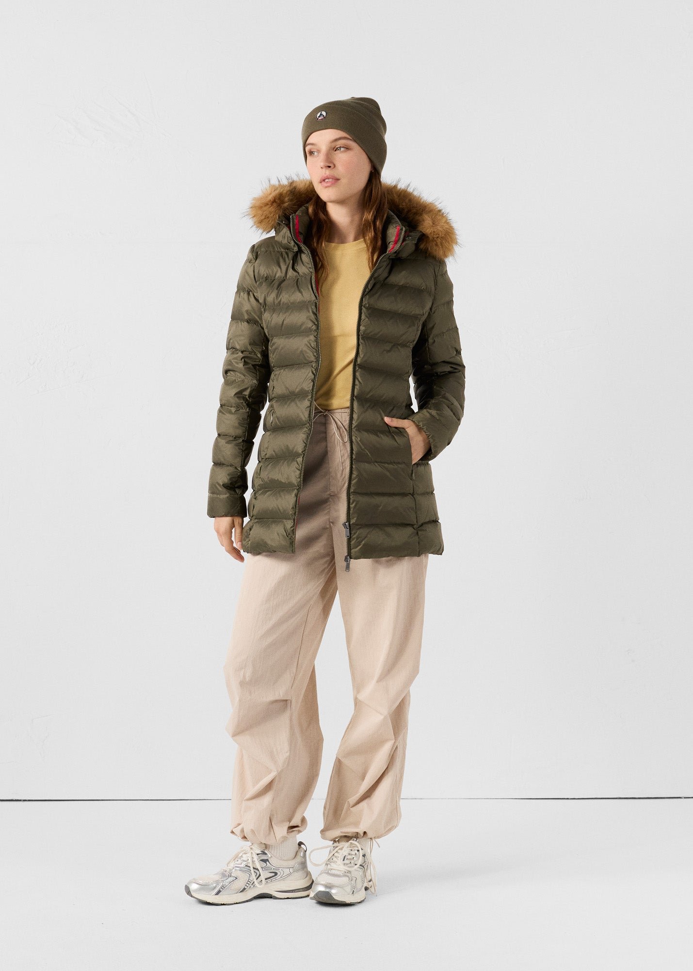 Mid-length puffer coat for extreme cold in pearl JOTT Green