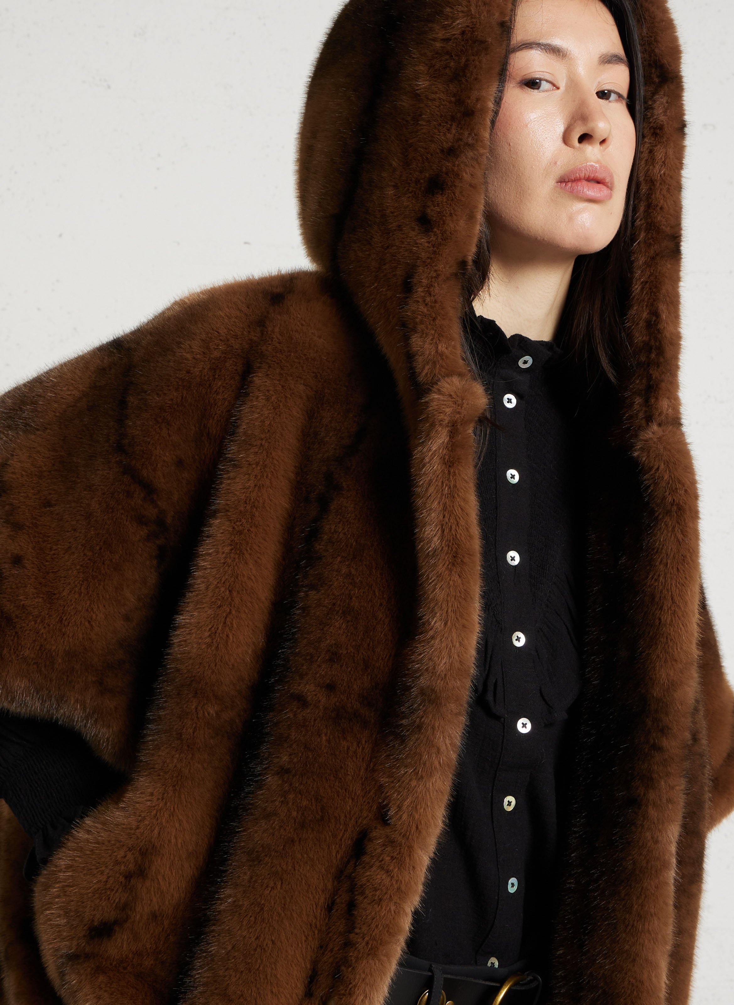 Oversized cape van synthetische bont MAISON 123 Bruin