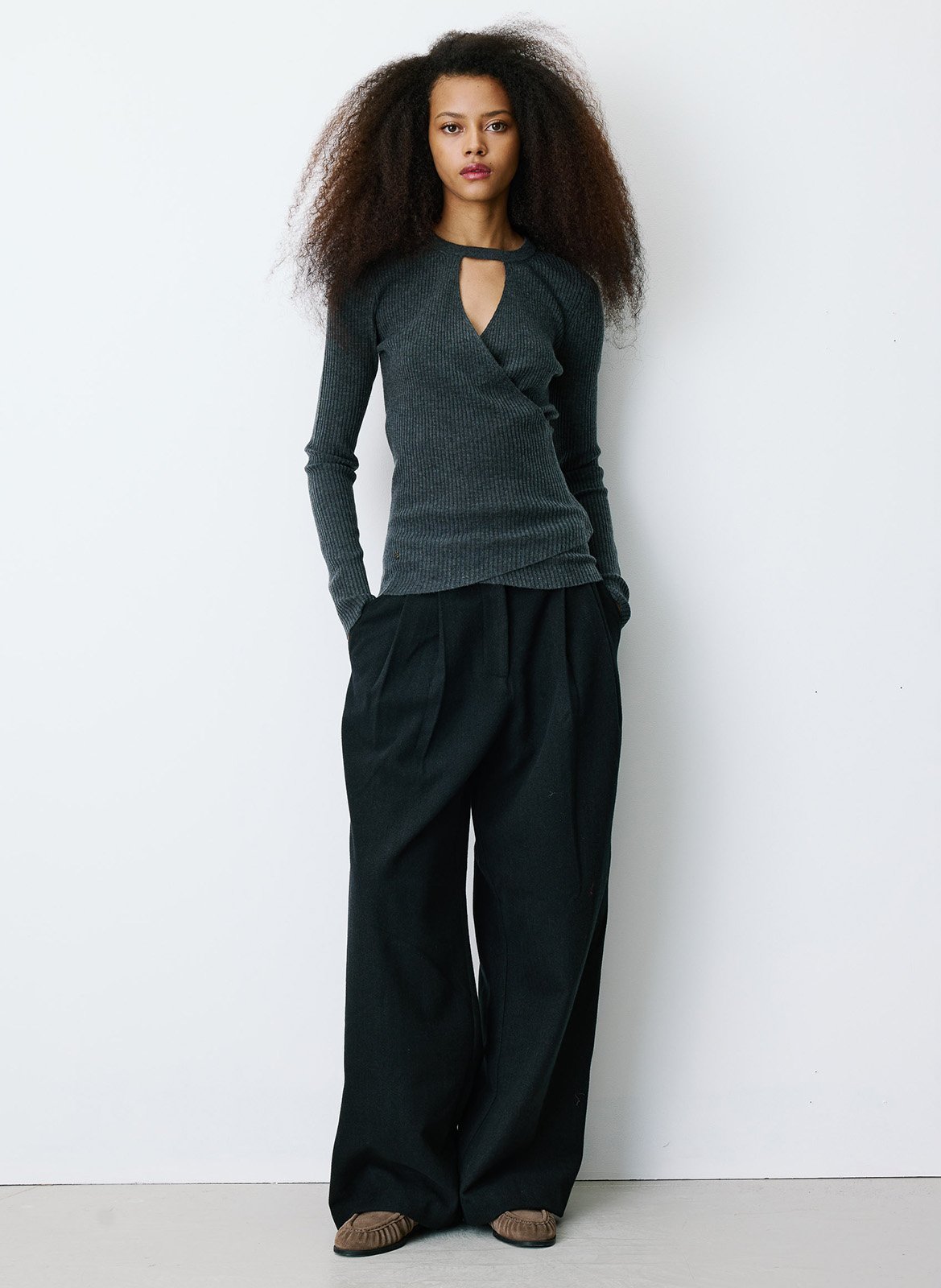 Pull cintré cache cœur en maille fine GRACE ET MILA Noir