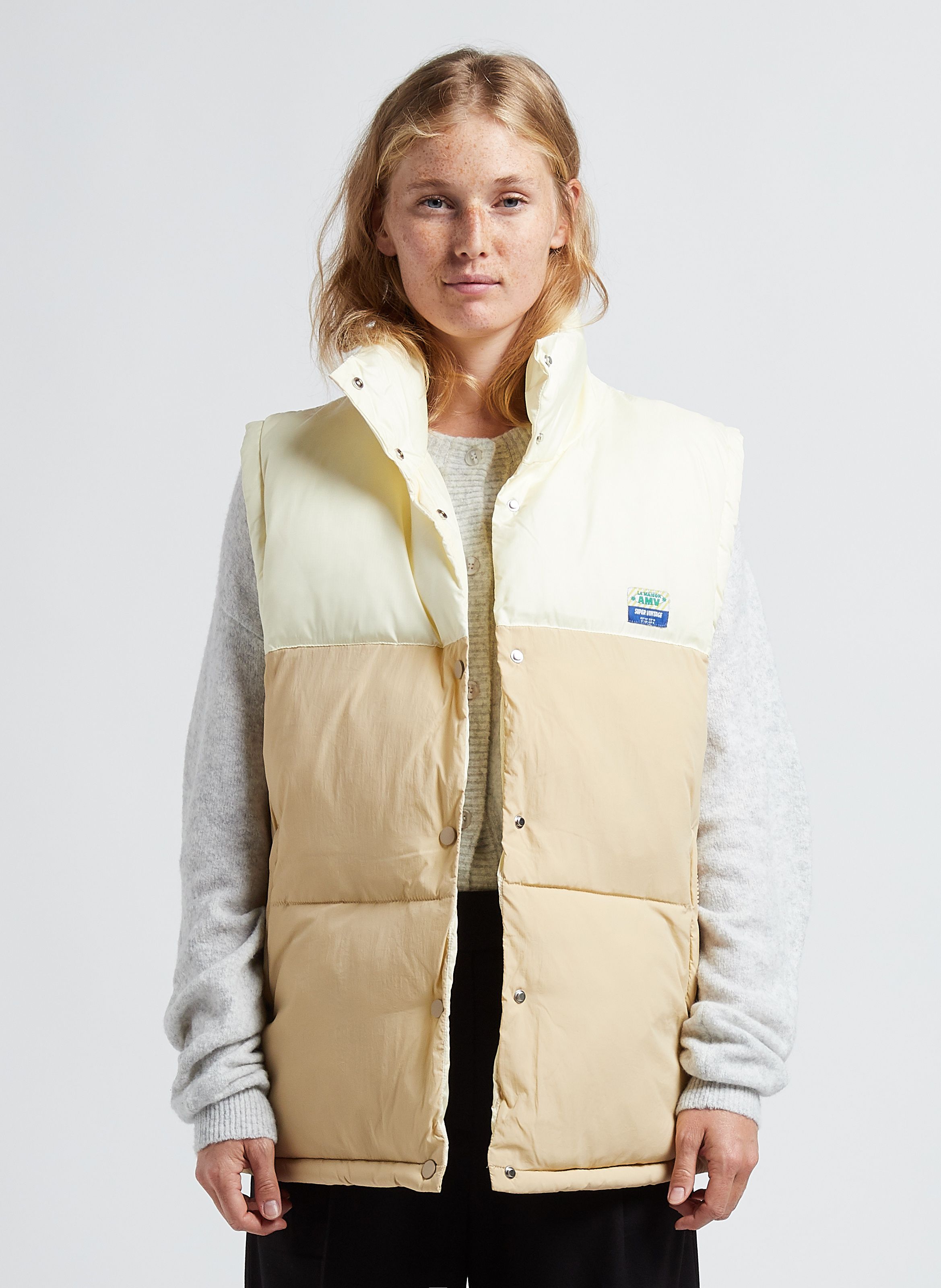 Oversized Quilted Sleeveless Down Jacket With High Collar Creme