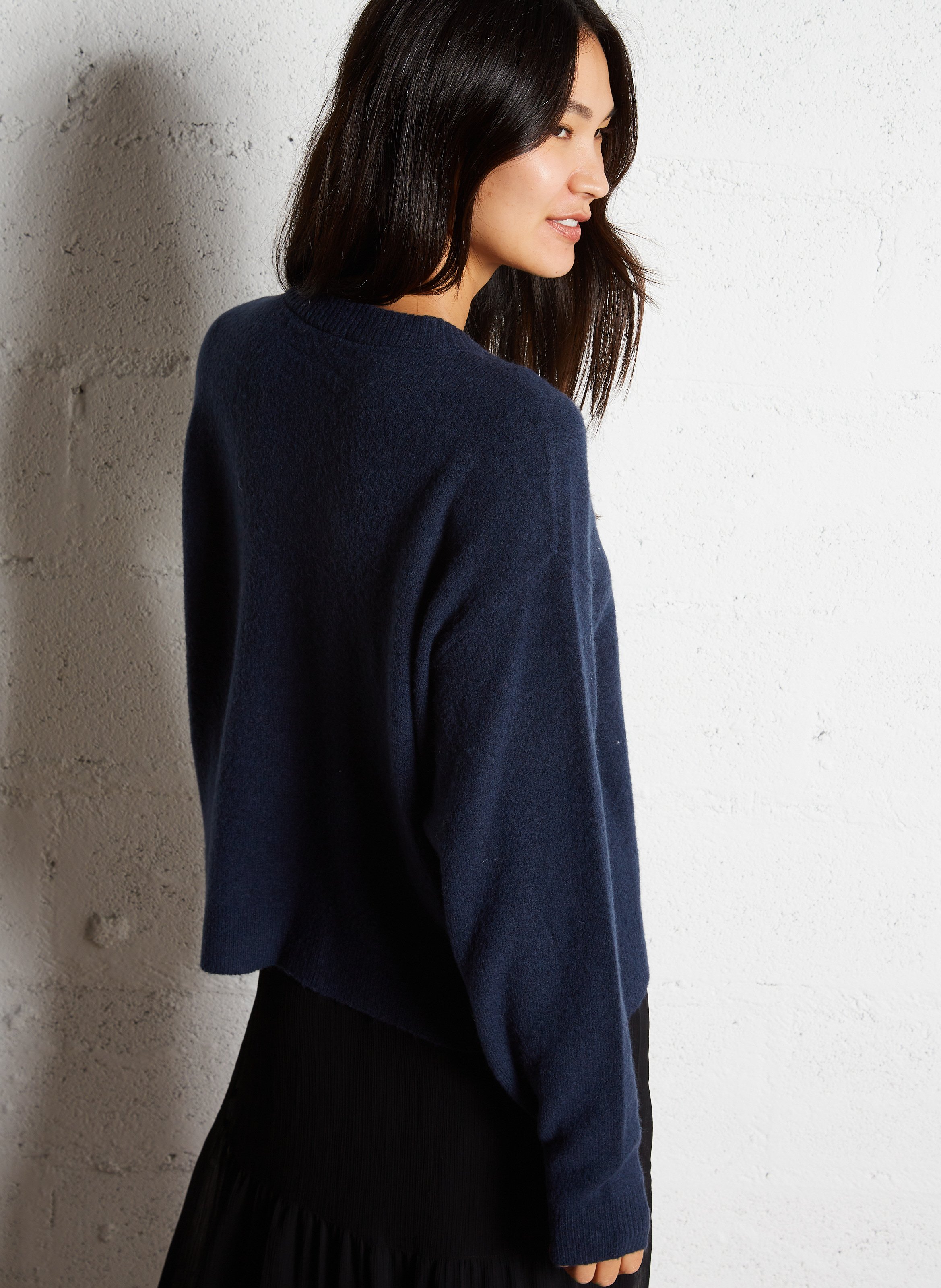 Buttoned round-neck cardigan Blue