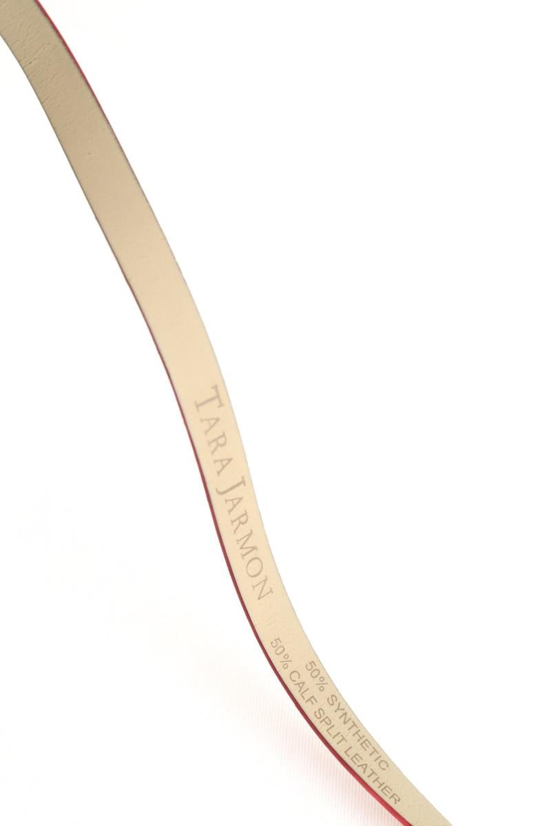 - Buckle closure. - Width: 3 cm.  TARA JARMON - Seconde Main Red