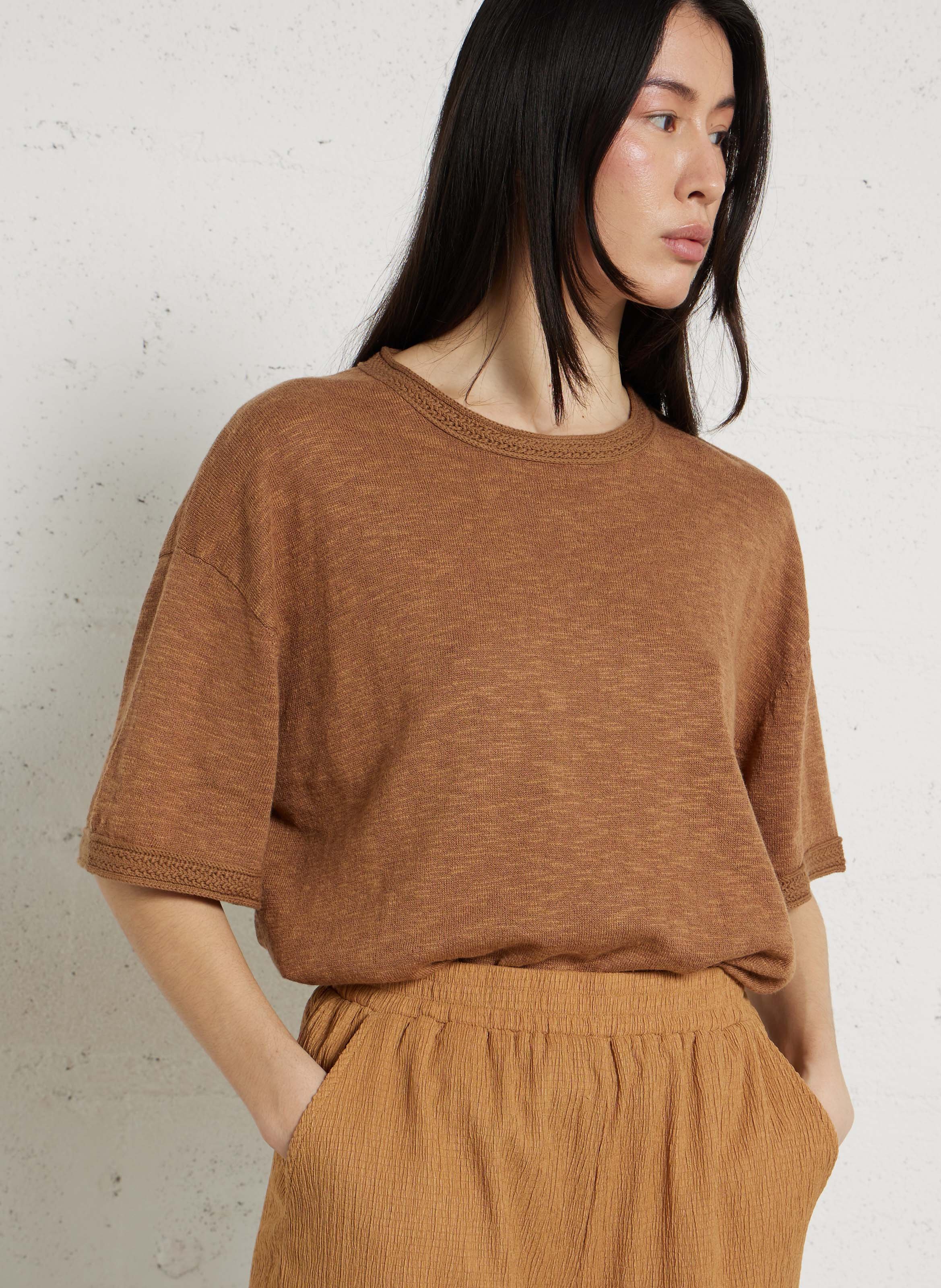 Oversize Rundhalsausschnitt T-Shirt aus Leinen und Baumwolle. LA PETITE ETOILE Braun