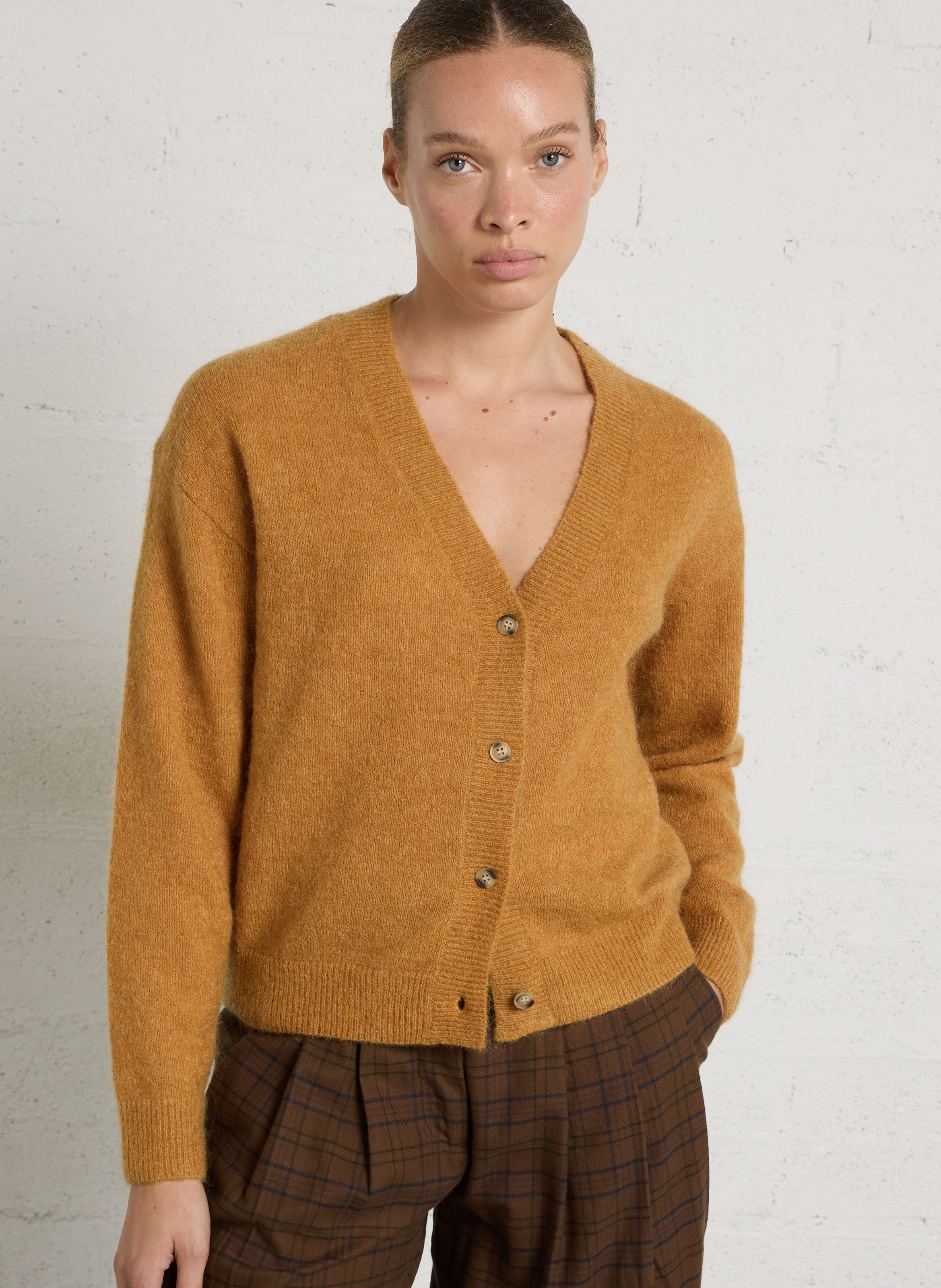 Gerade geschnittene Strickjacke mit V-Ausschnitt JC SOPHIE Orange