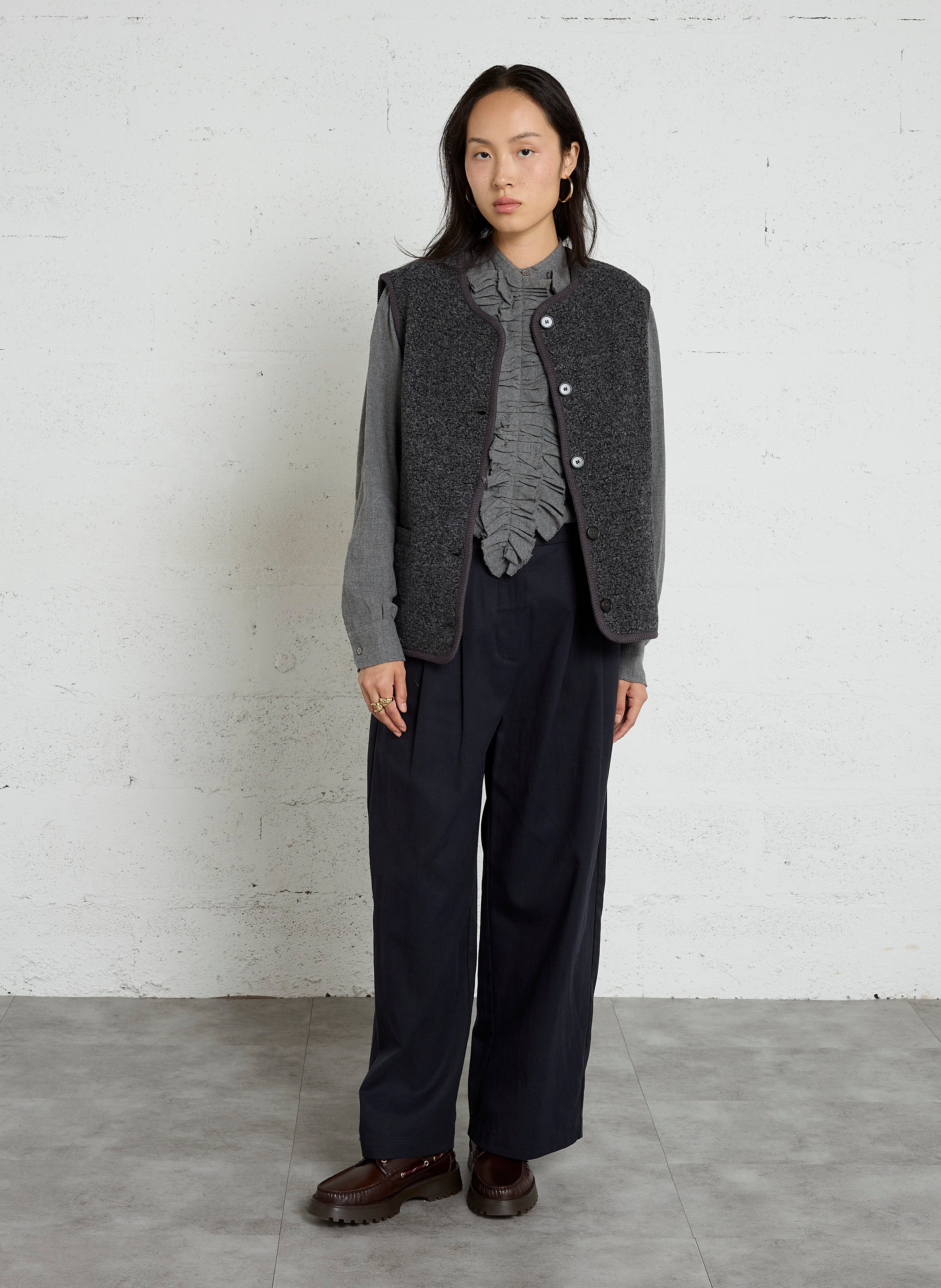 Strickjacke aus Woll-Mix mit Rundhalsausschnitt RUE DE TOKYO Grau