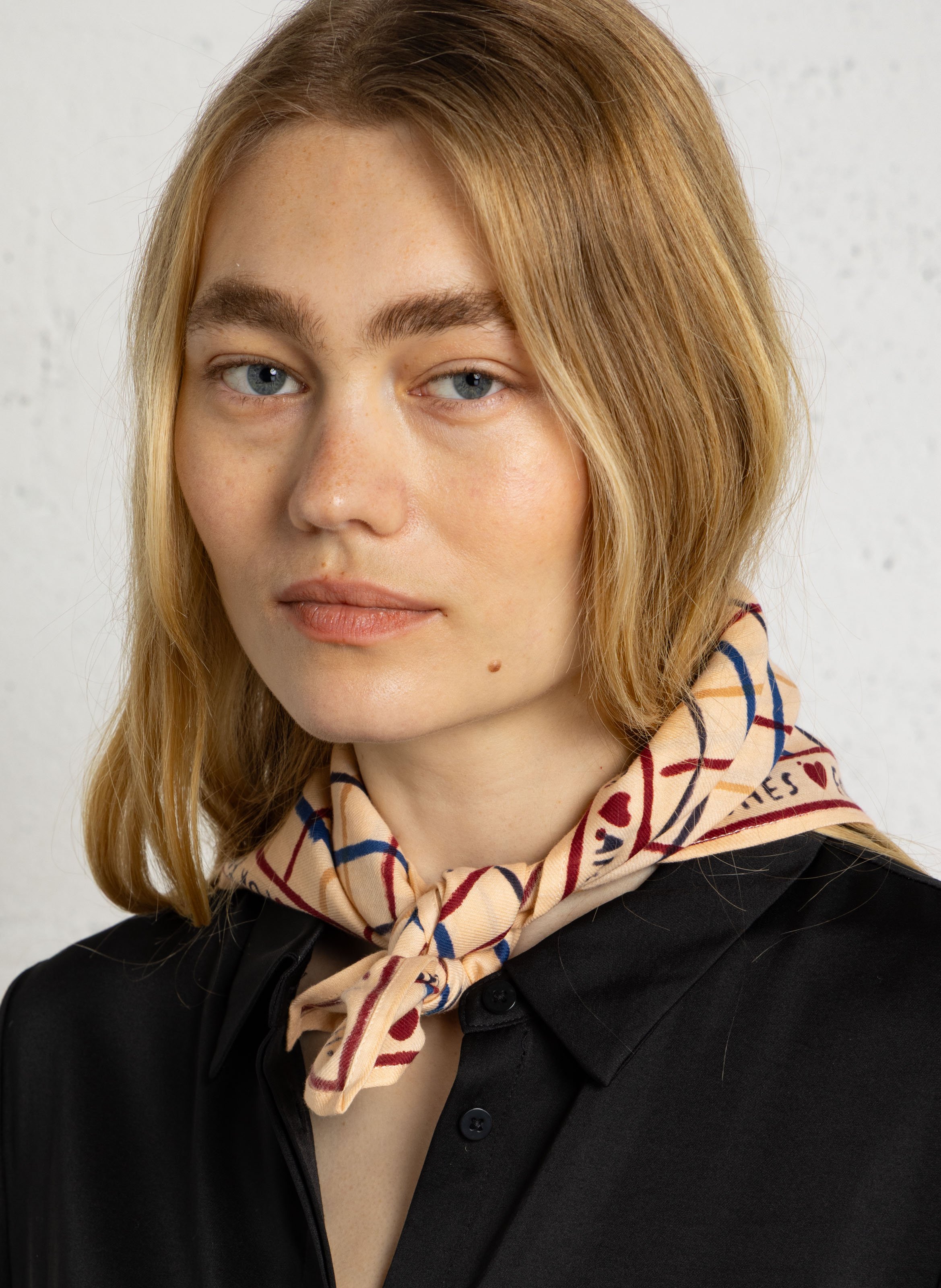 Bedrucktes Baumwolltuch APACHES COLLECTIONS Mehrfarbig