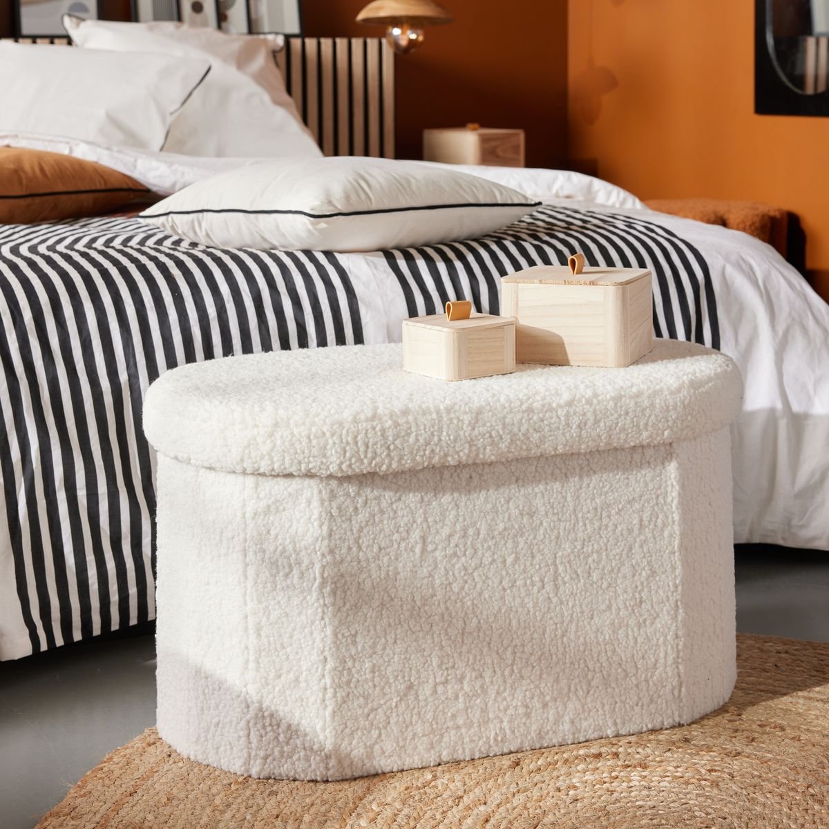 Oval storage bench FACTORY White