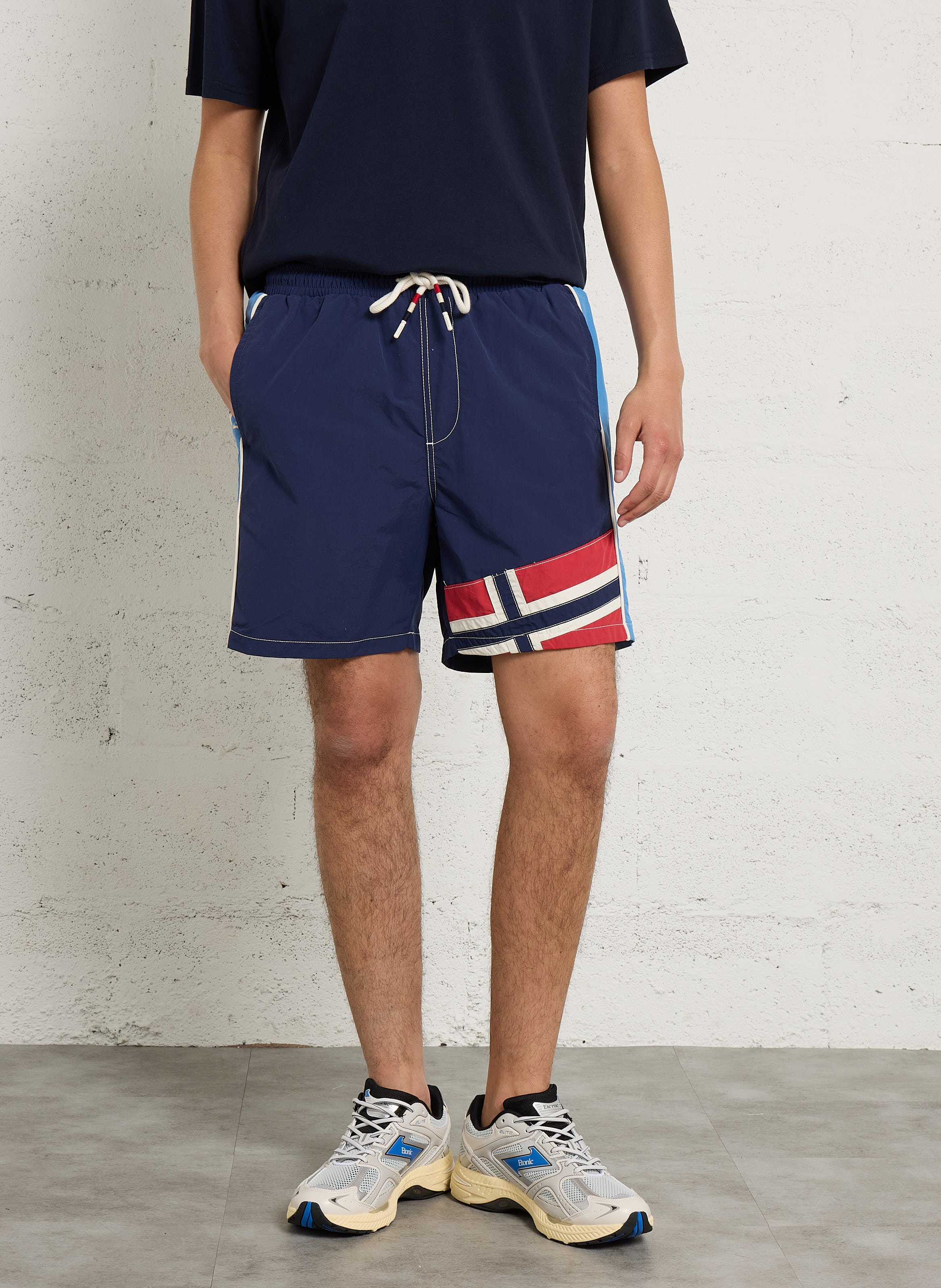 Gerade geschnittene Shorts mit Stickerei NAPAPIJRI