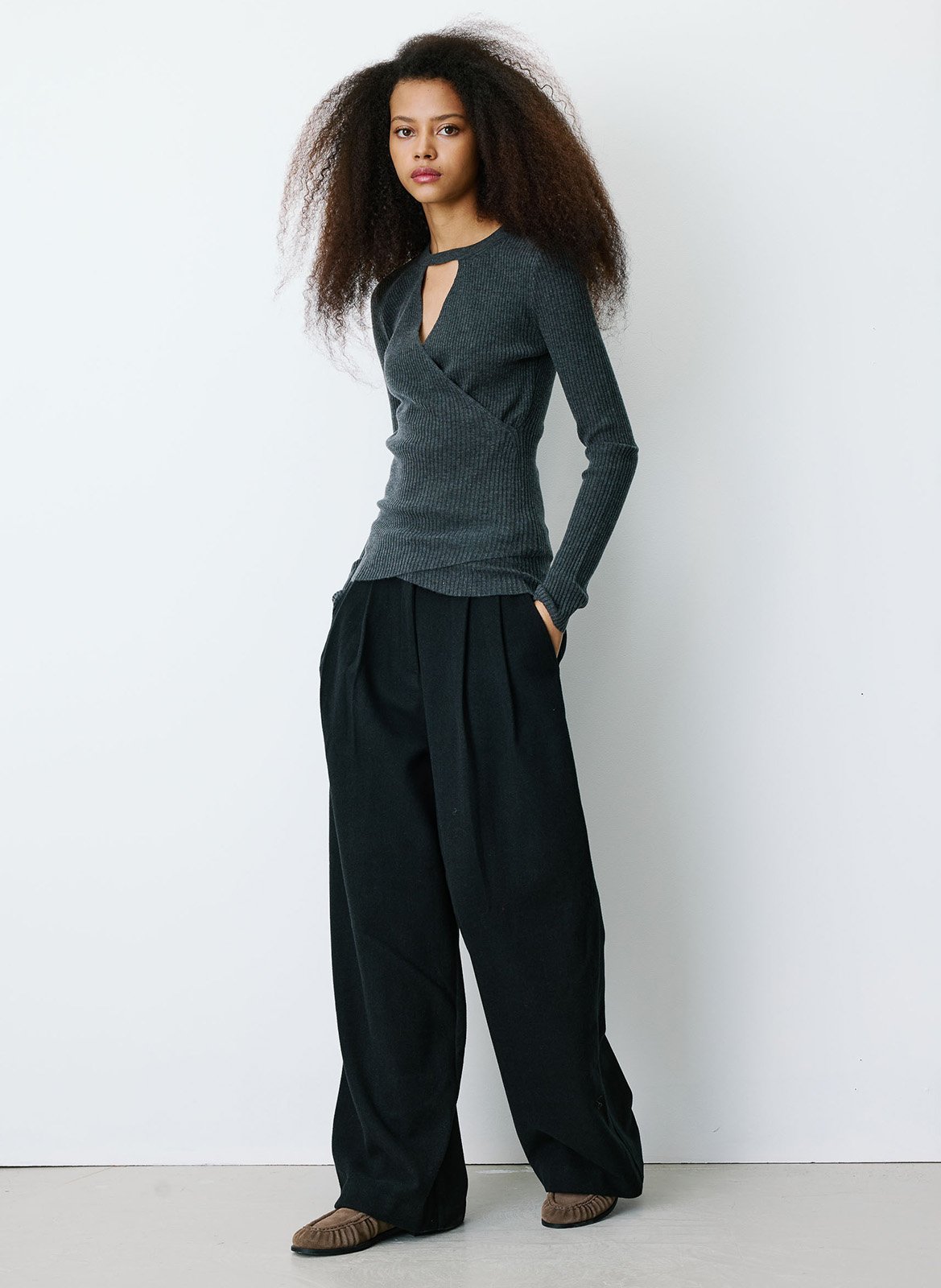 Pull cintré cache cœur en maille fine GRACE ET MILA Noir