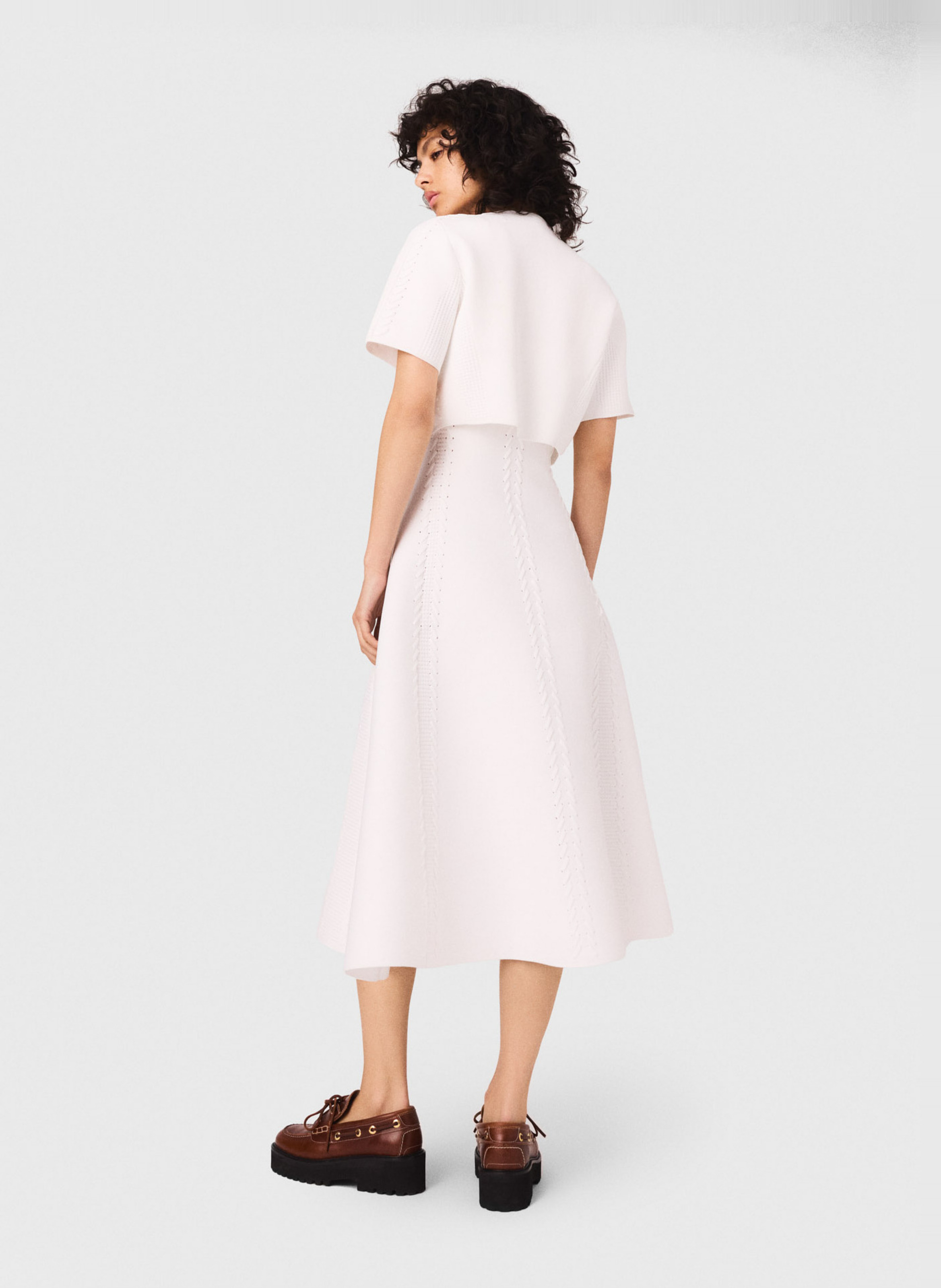 Kort vest in gevlochten breisel MAJE Wit