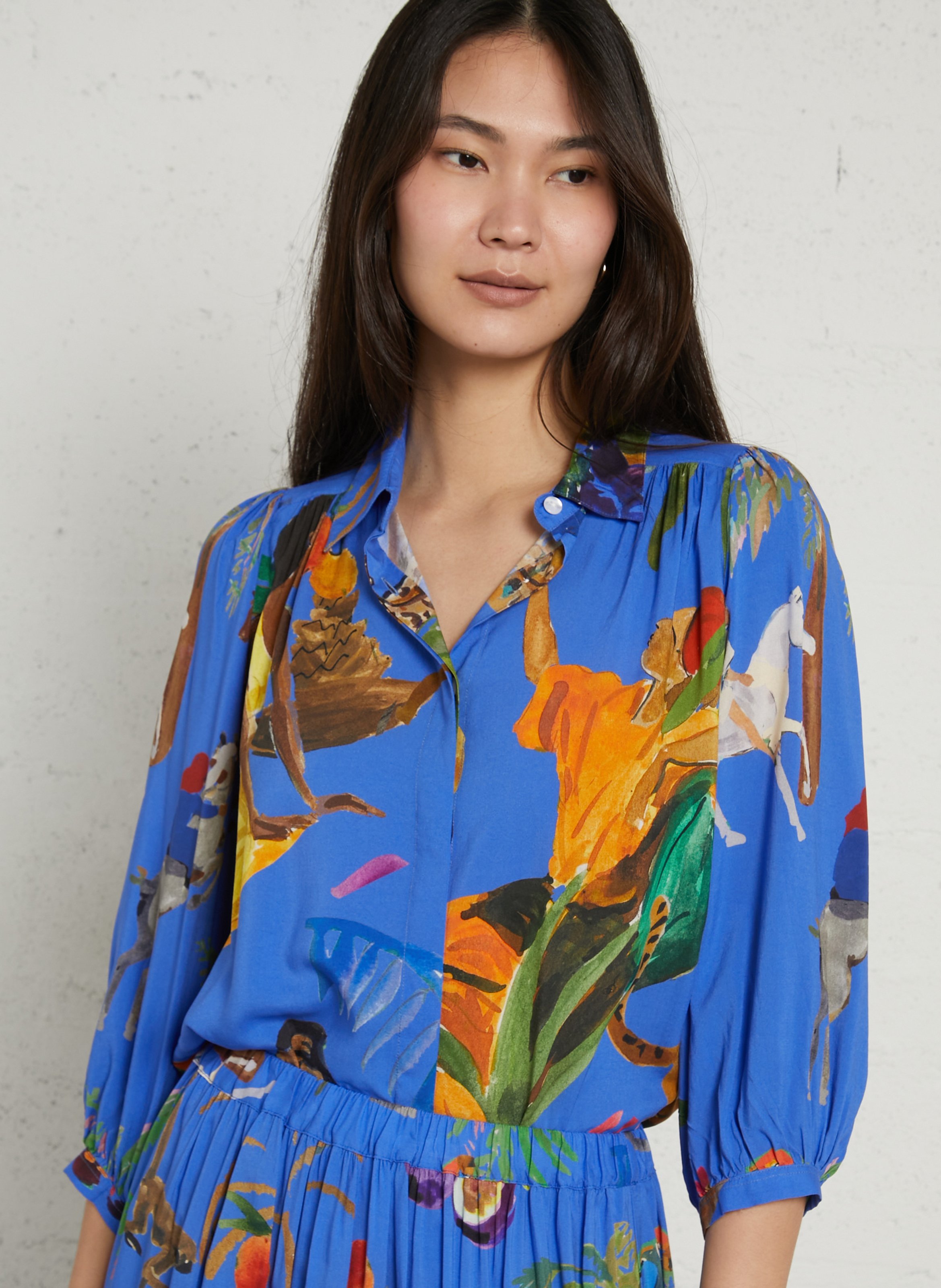 Ausgestelltes Hemd mit klassischem Kragen und Print. G.KERO Blau