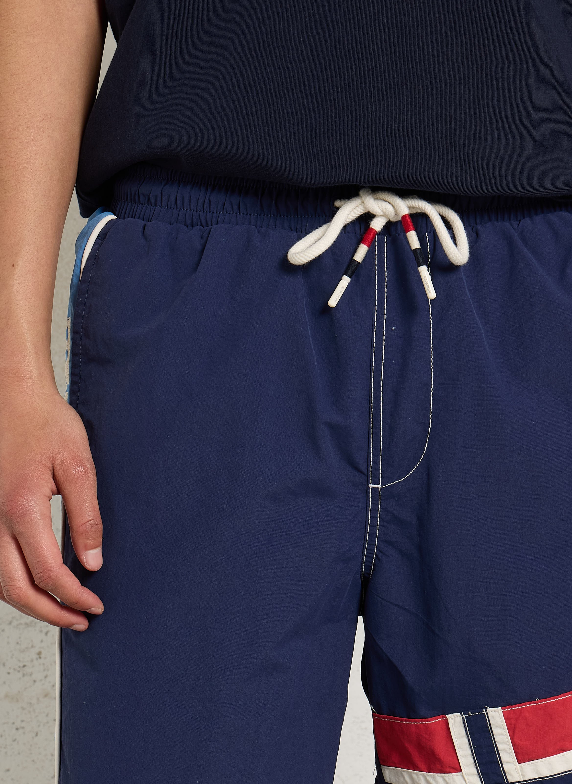 Gerade geschnittene Shorts mit Stickerei NAPAPIJRI Blau