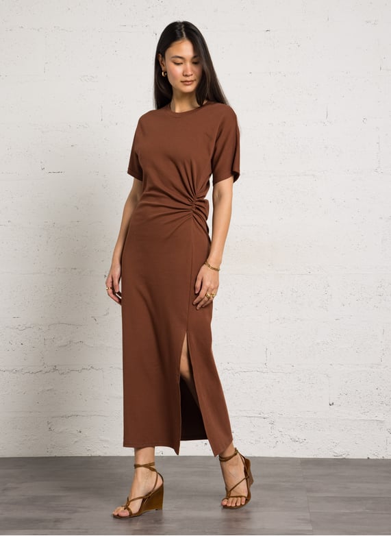 Fitted long dress with gathers in a solid color Brown Maison 123 - Women | Place des Tendances Fitted long dress with gathers in a solid color Brown Maison 123 - Women | Place des Tendances