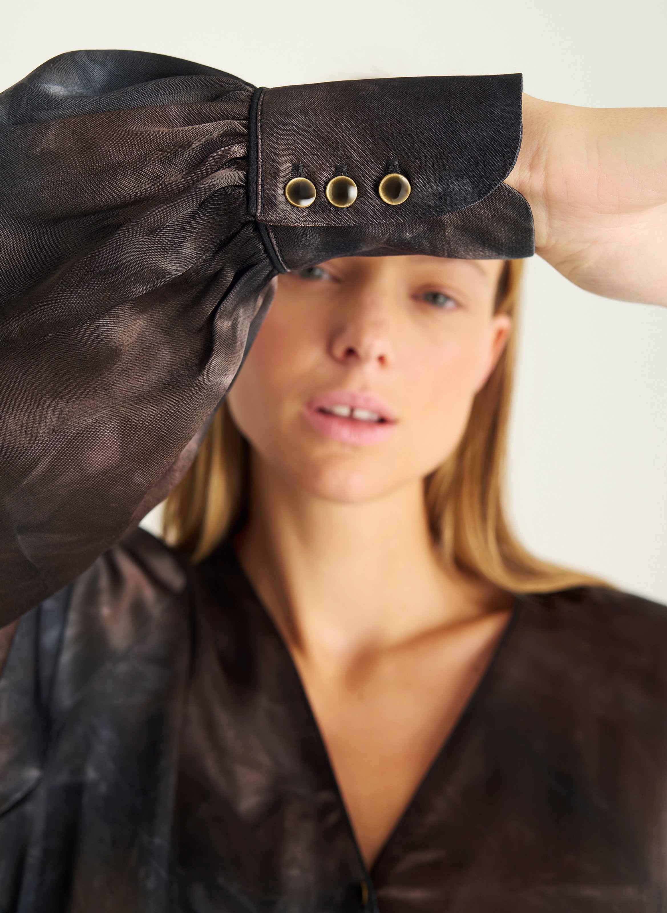 Printed V-neck shirt ACOTE Black