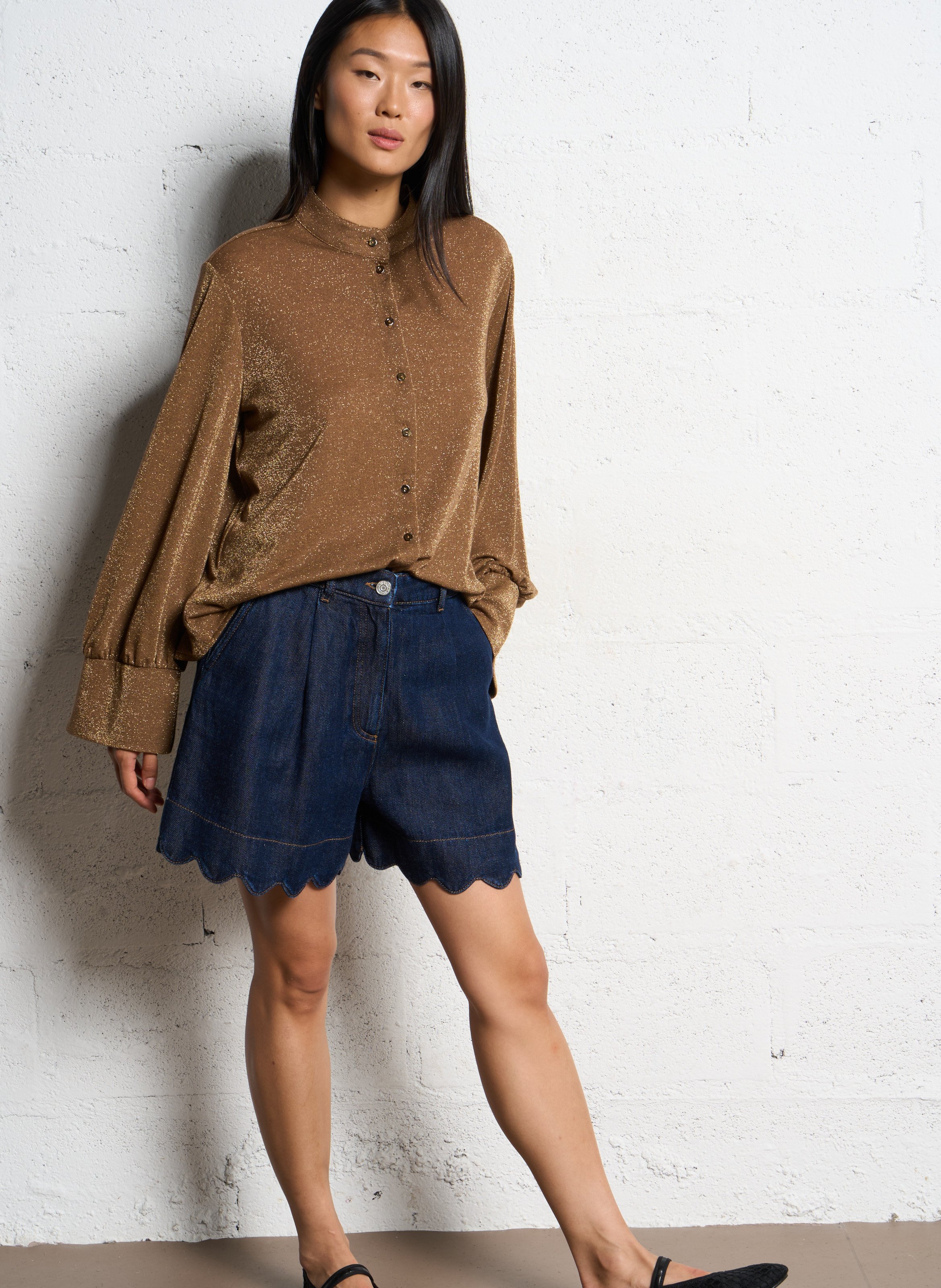 Fluid round neck sparkling shirt Beige