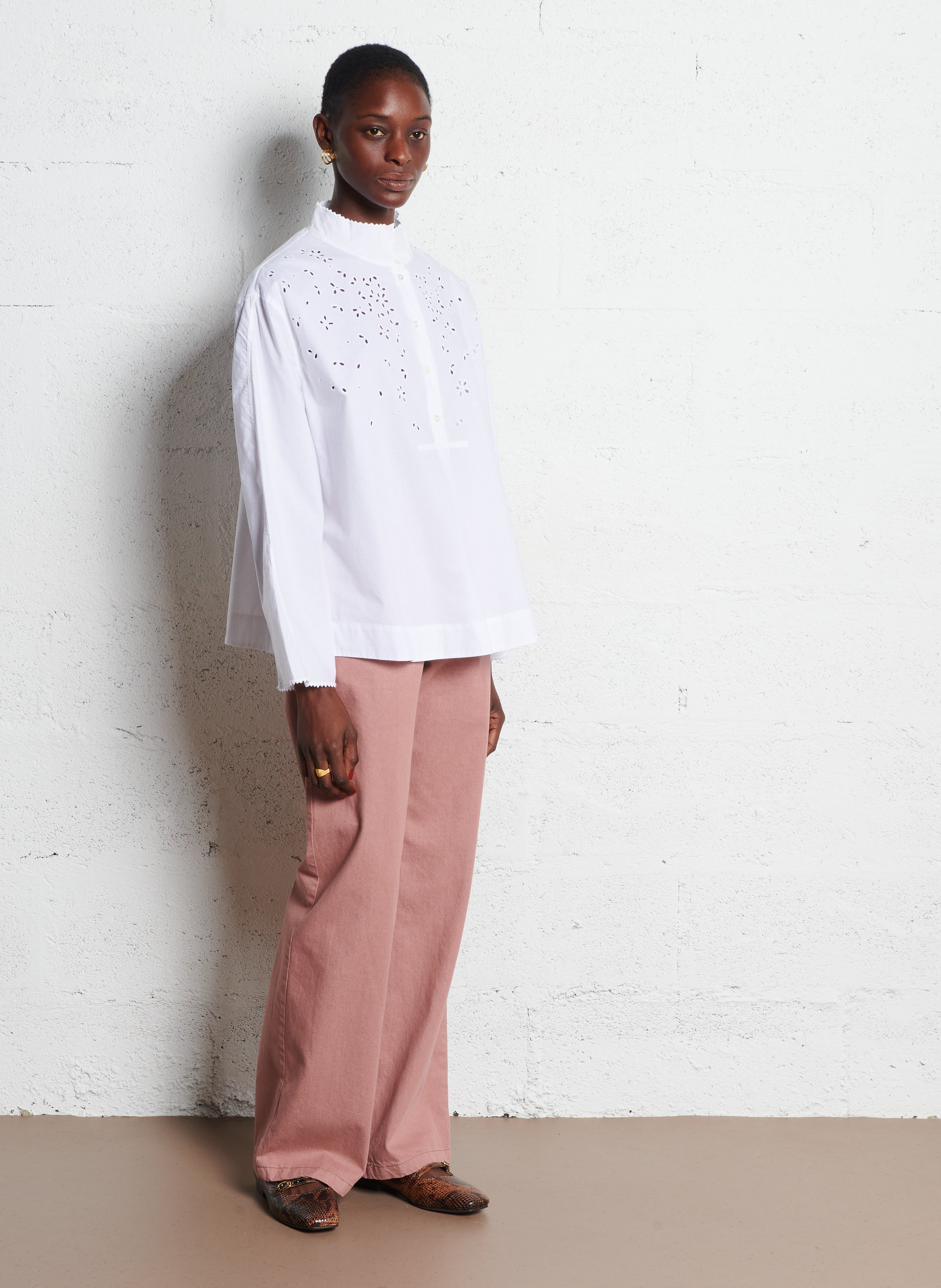 Chemise brodée col montant en popeline de coton SOEUR Blanc