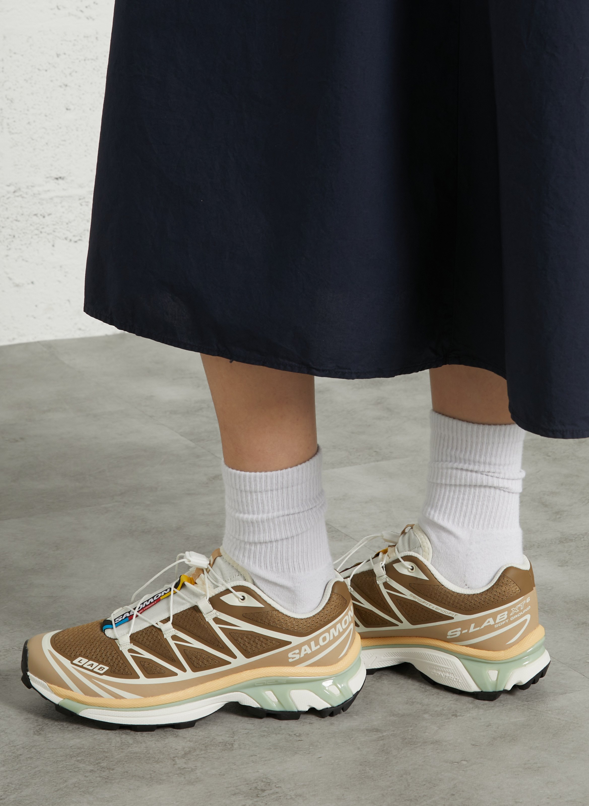 Niedrige Sneaker SALOMON Braun