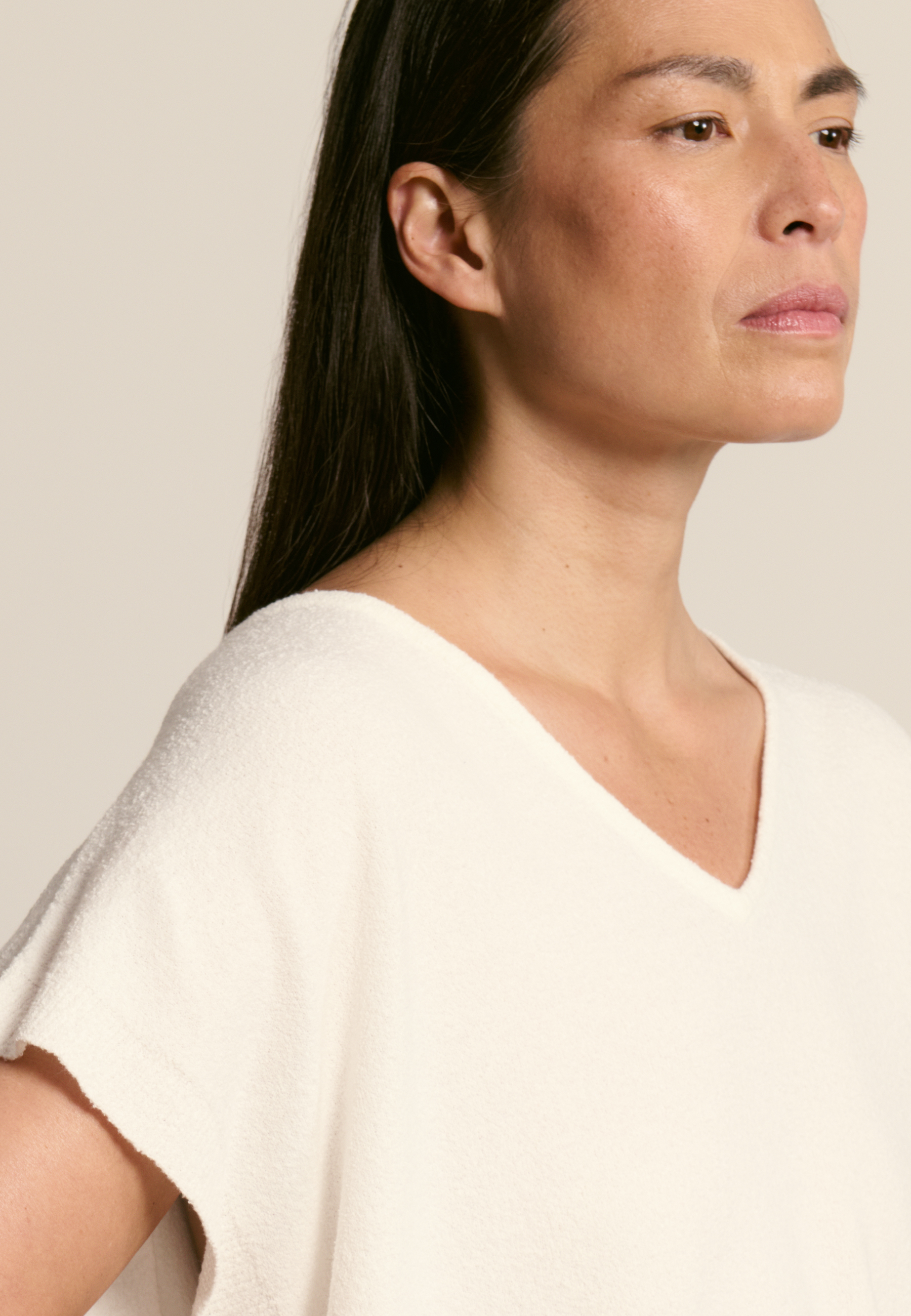 V-neck cotton t-shirt with bouclé texture MAISON MONTAGUT White