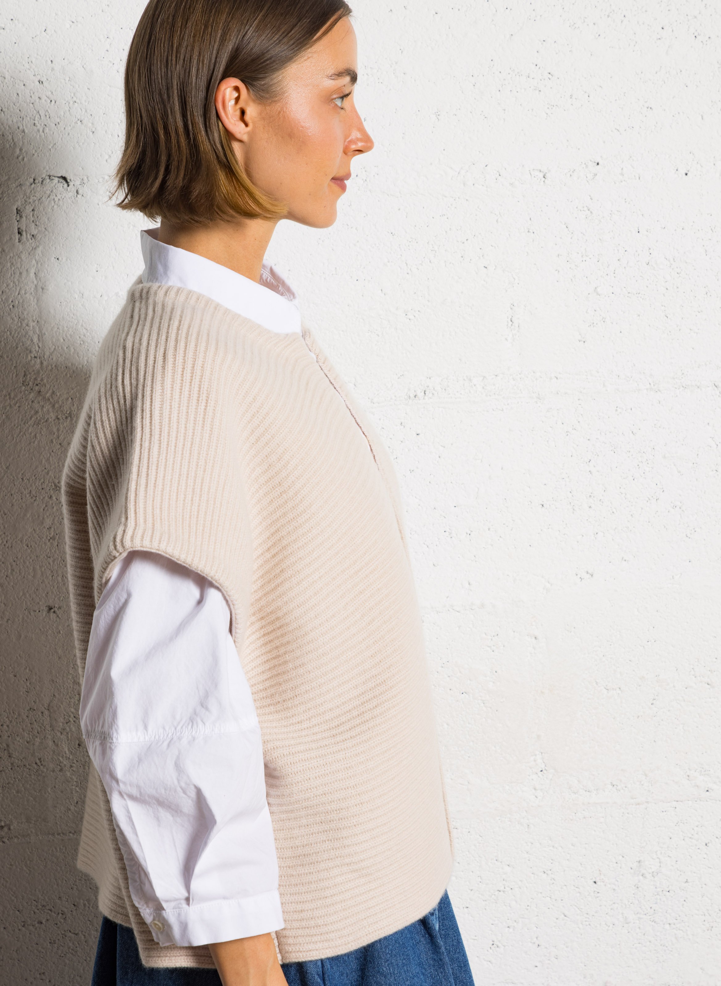 Cashmere ribbed edge cape KUJTEN Beige