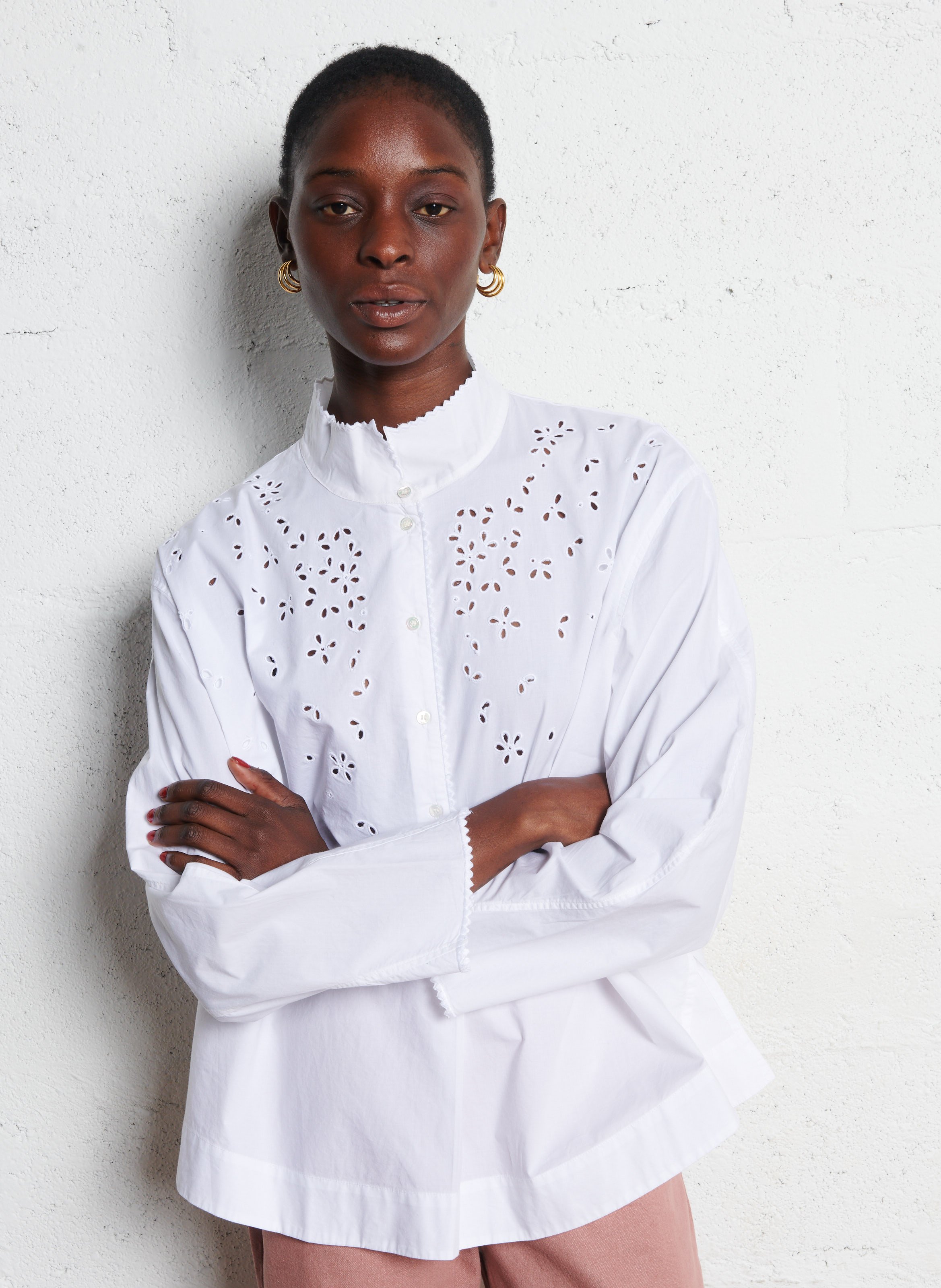 Chemise brodée col montant en popeline de coton SOEUR Blanc