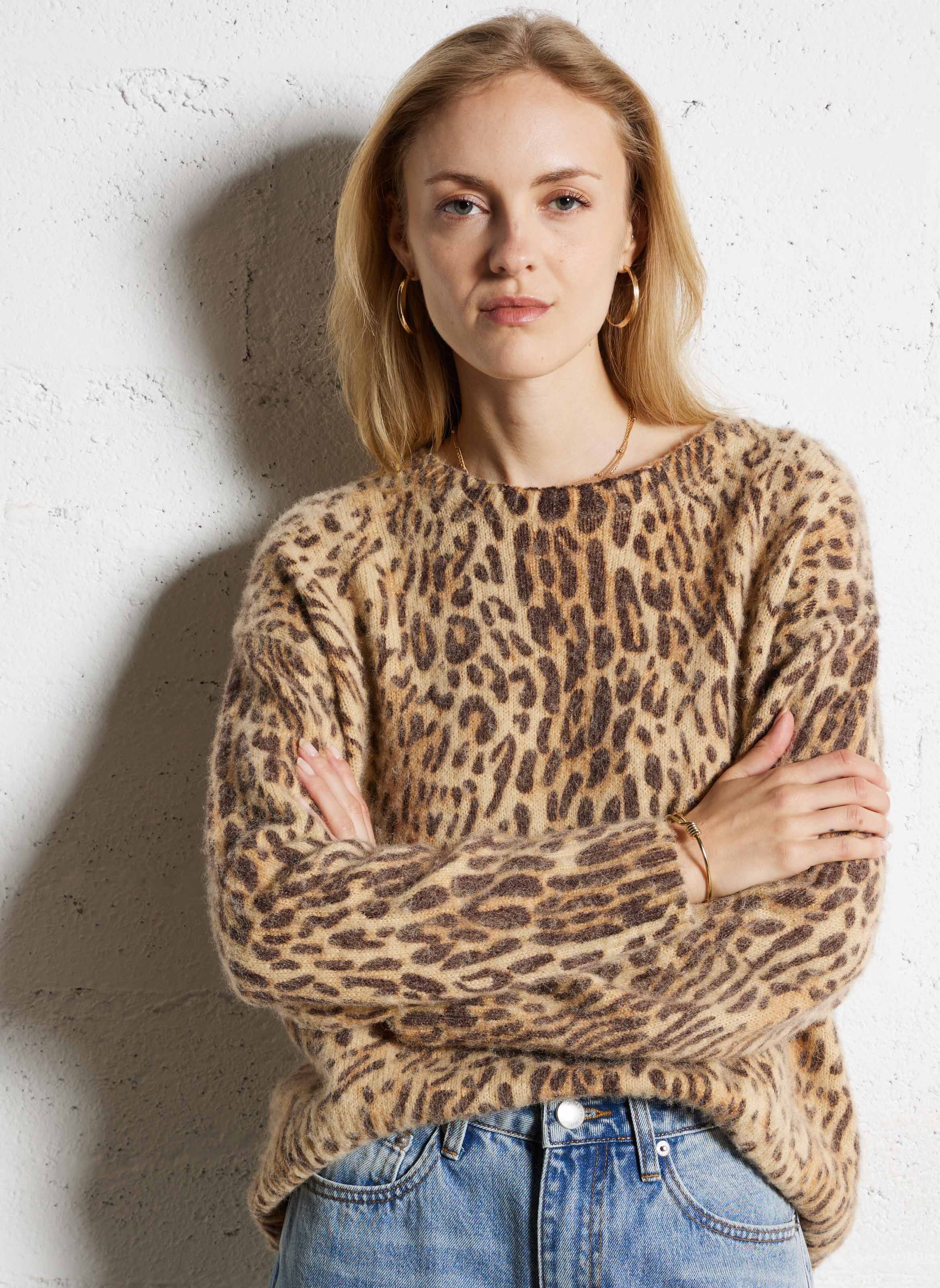 Pull ample col rond en léopard SUNCOO Beige