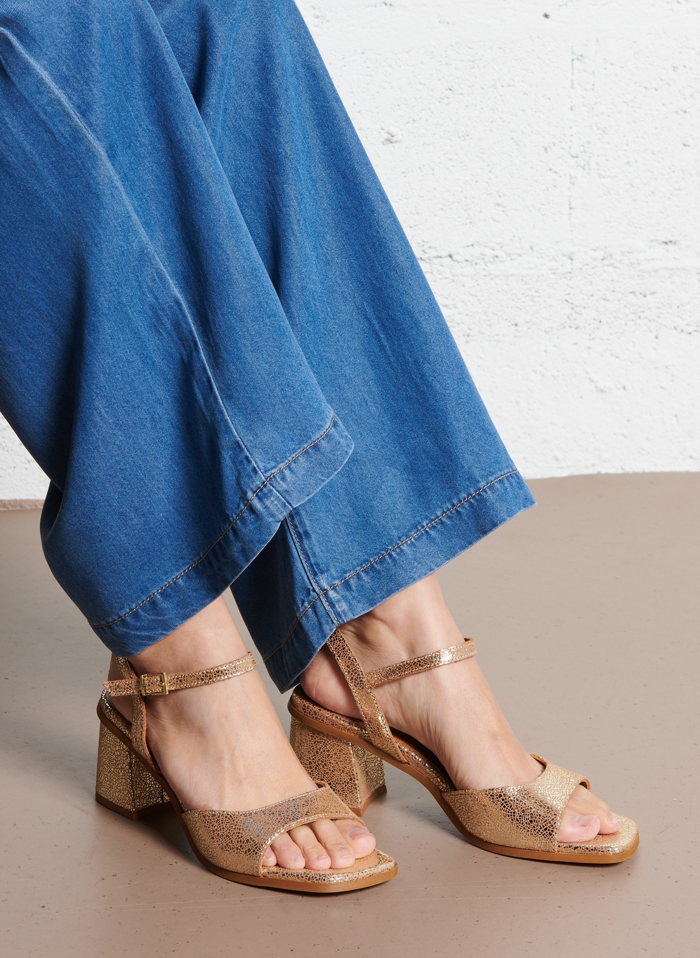 Sandales hautes brillantes en cuir BOCAGE Doré