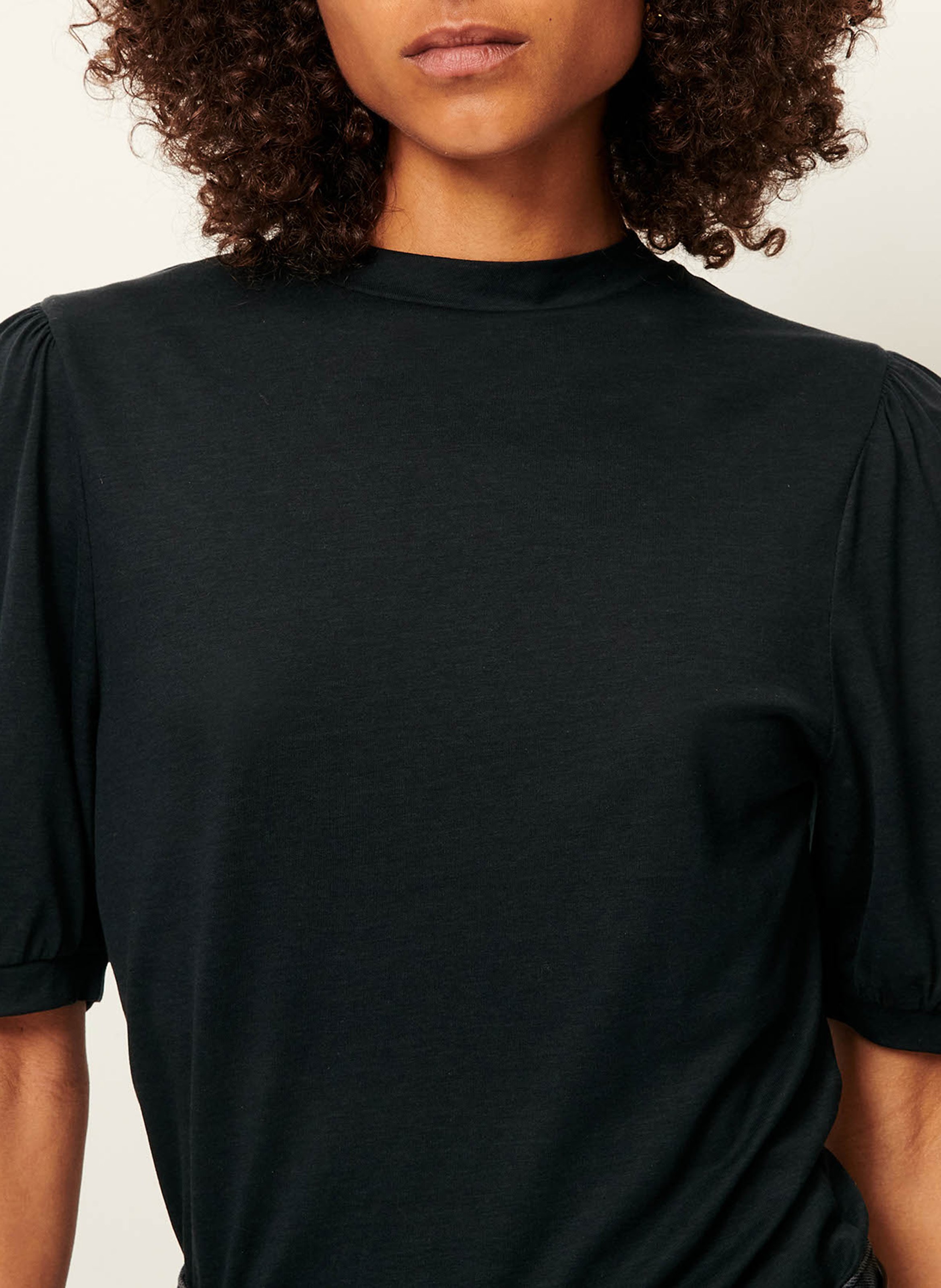 Round-neck T-shirt SESSUN Black