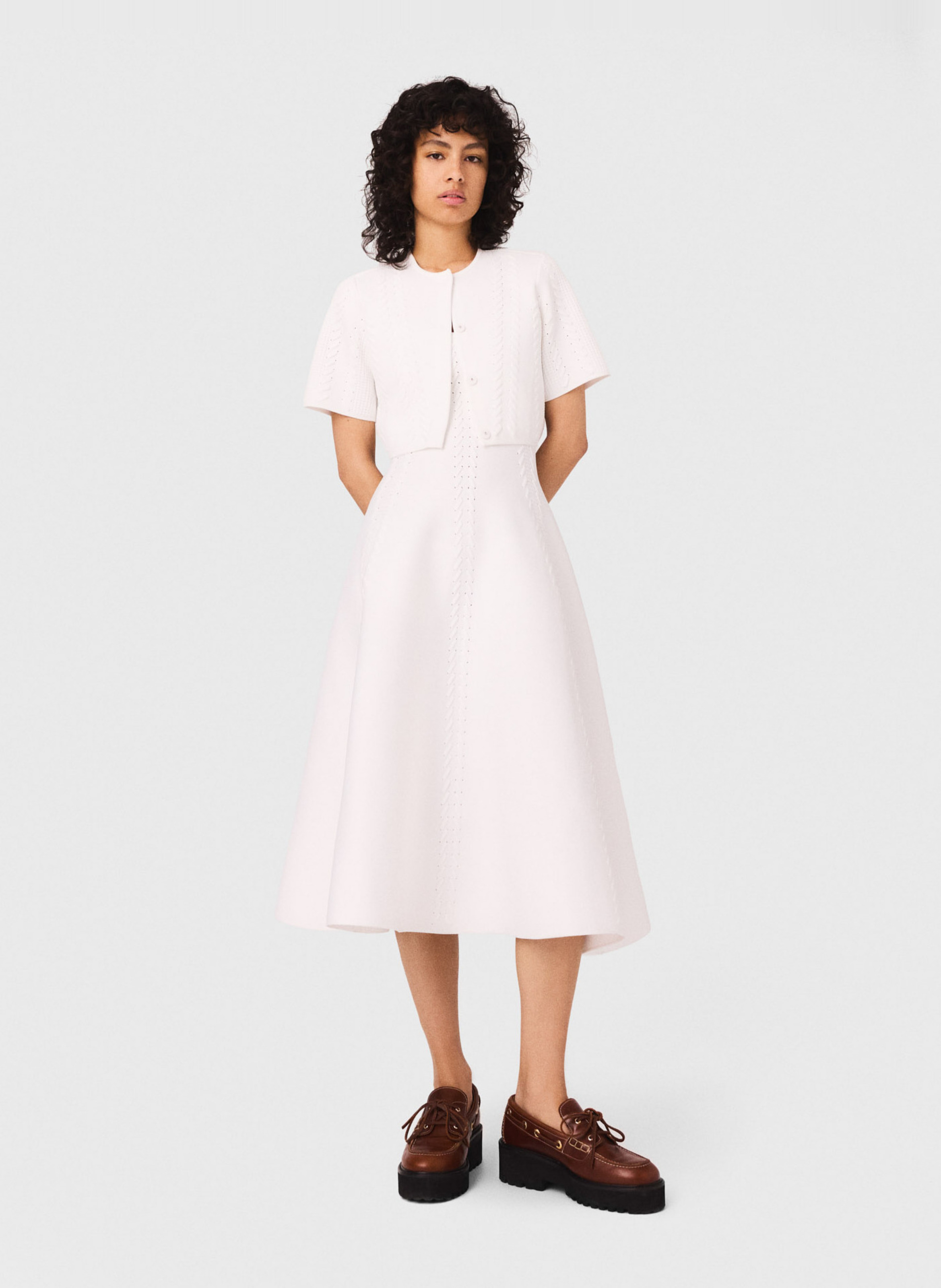 Kort vest in gevlochten breisel MAJE Wit