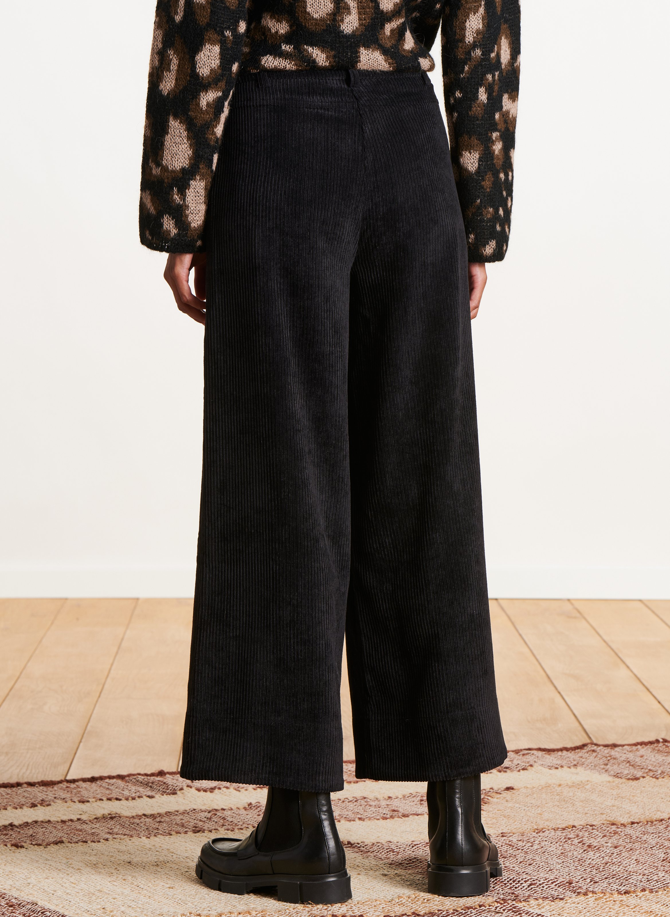 Pantalón corto de pana acanalada Negro