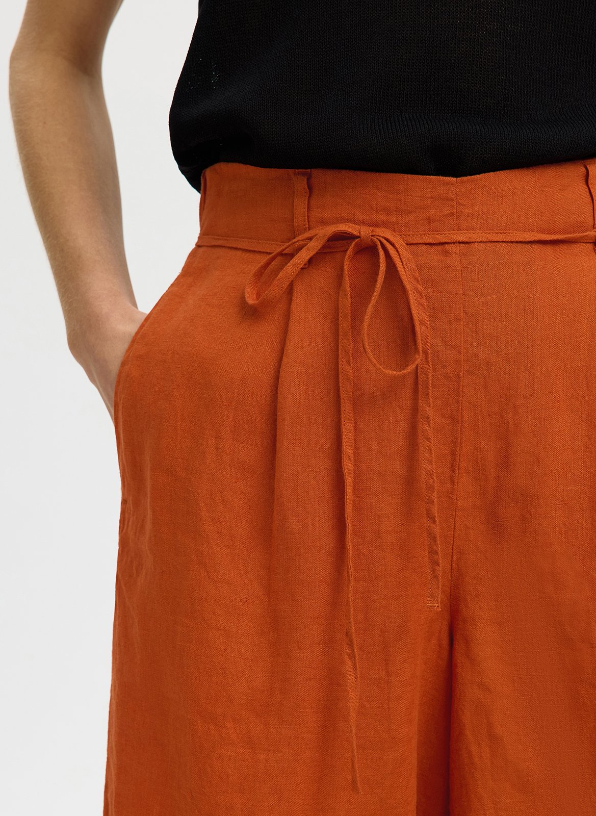 Straight Bermuda Shorts in Organic Linen SELECTED Brown