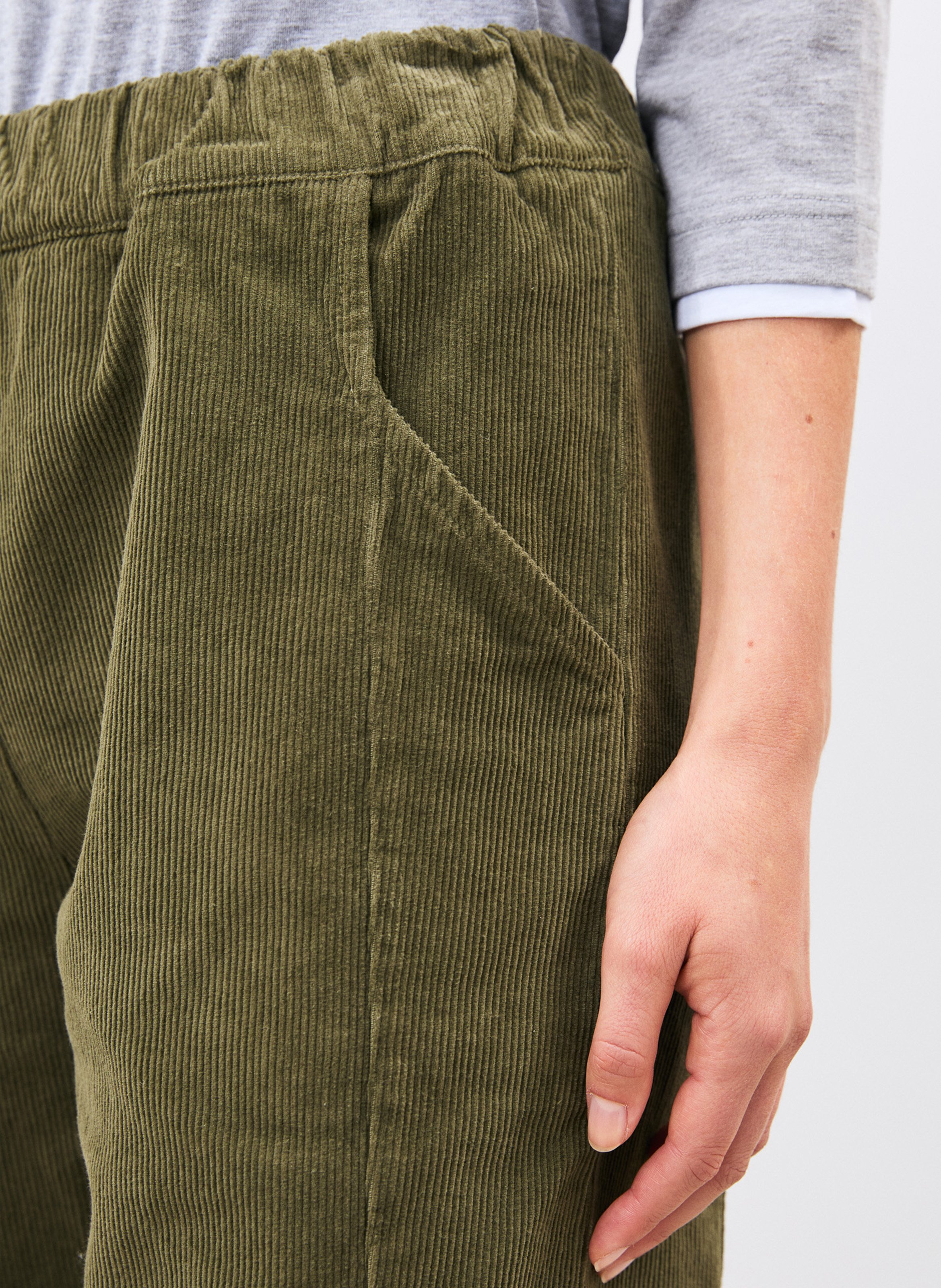 Pantalon 7/8ème côtelé en coton velours HUMILITY Vert